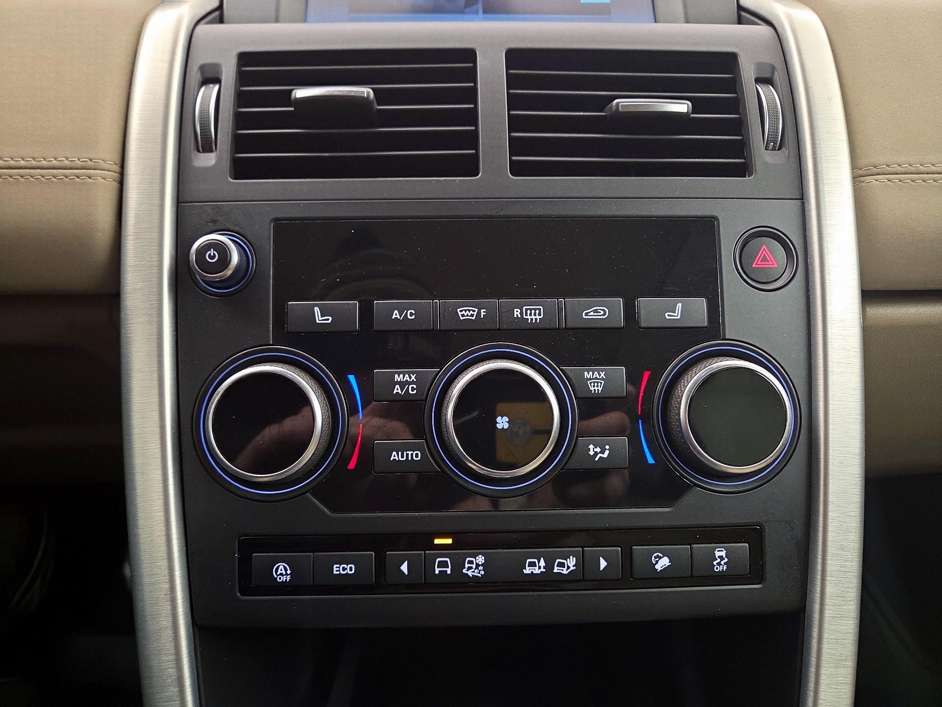 Thumbnail: 2019 Land Rover Discovery Sport - 16