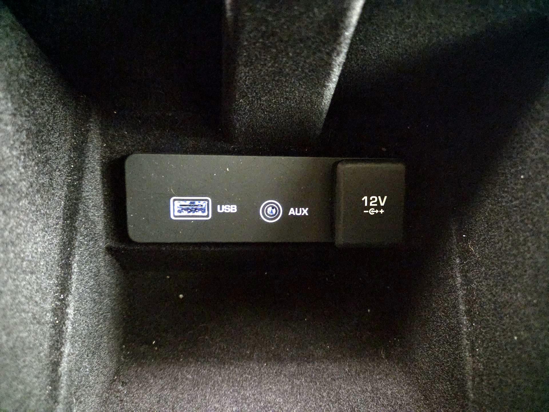 Thumbnail: 2019 Land Rover Discovery Sport - 18