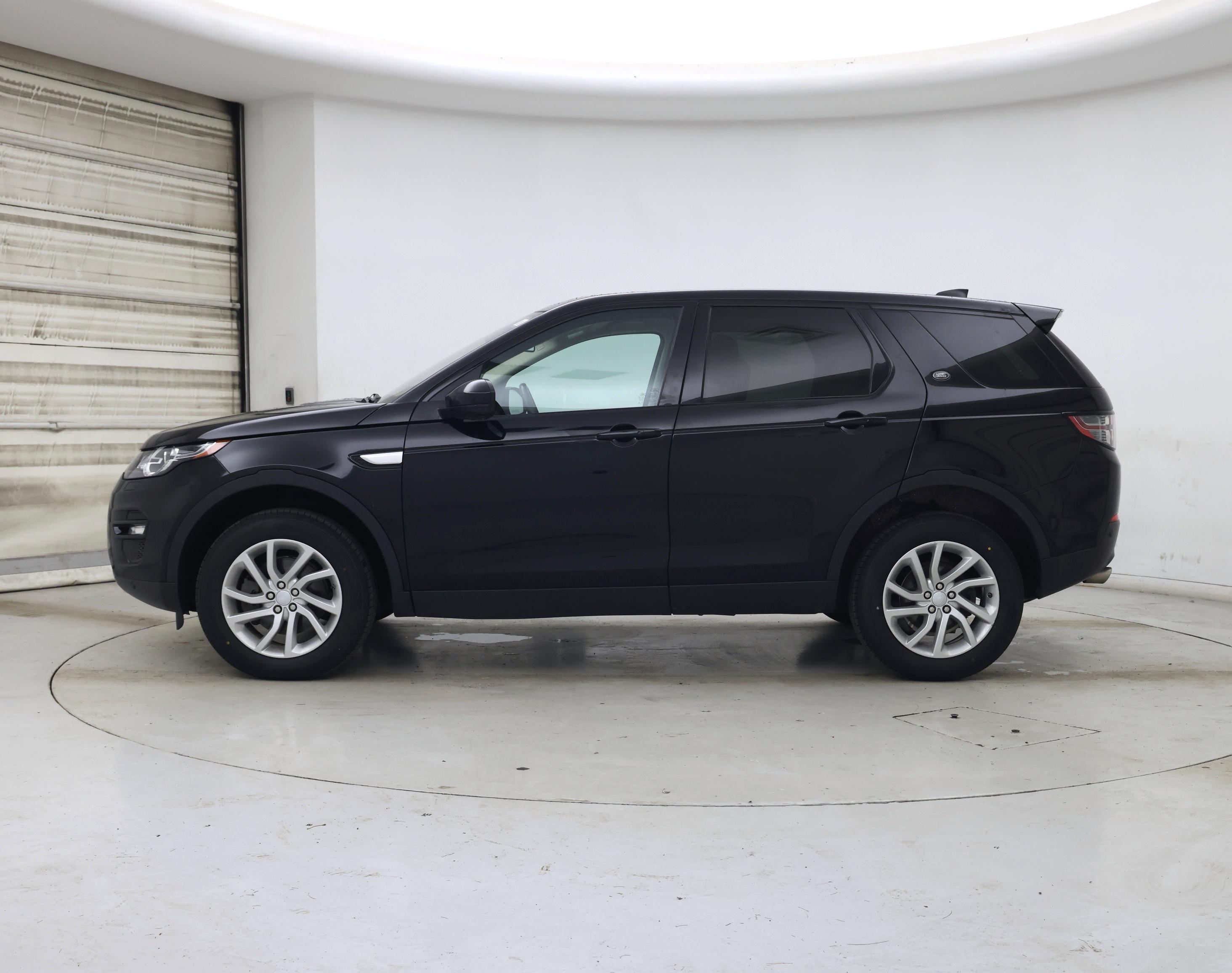 Thumbnail: 2019 Land Rover Discovery Sport - 3