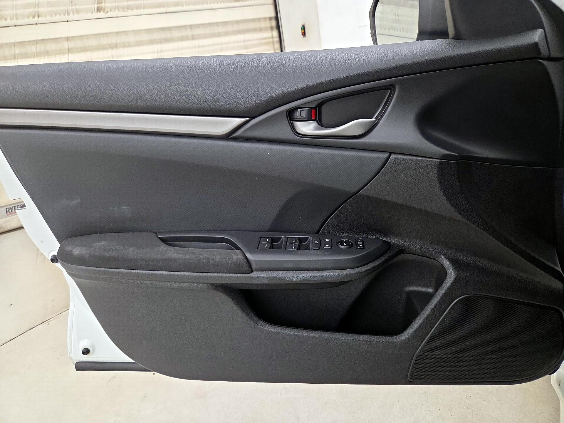 Thumbnail: 2019 Honda Civic - 12