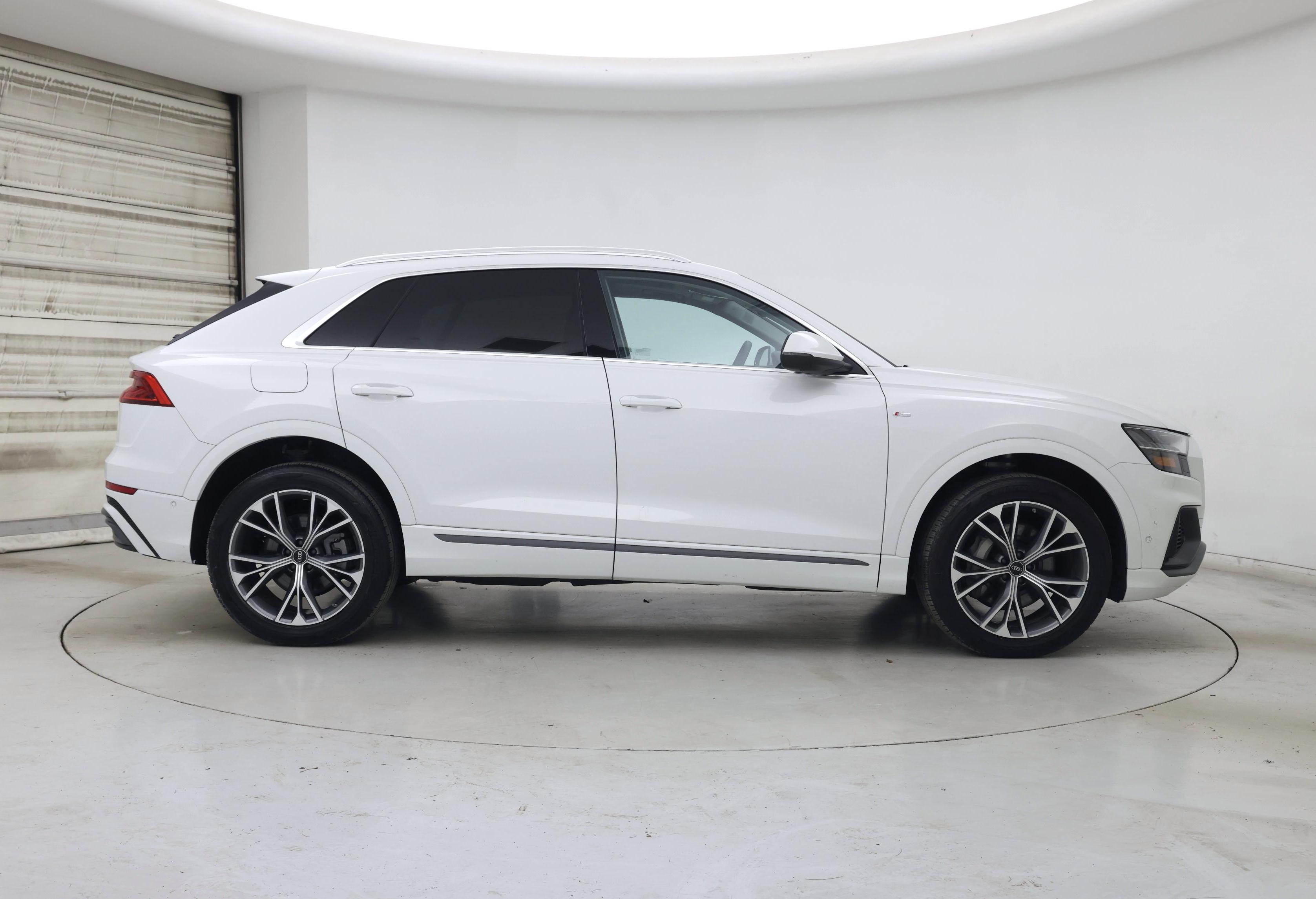 Thumbnail: 2023 Audi Q8 - 7