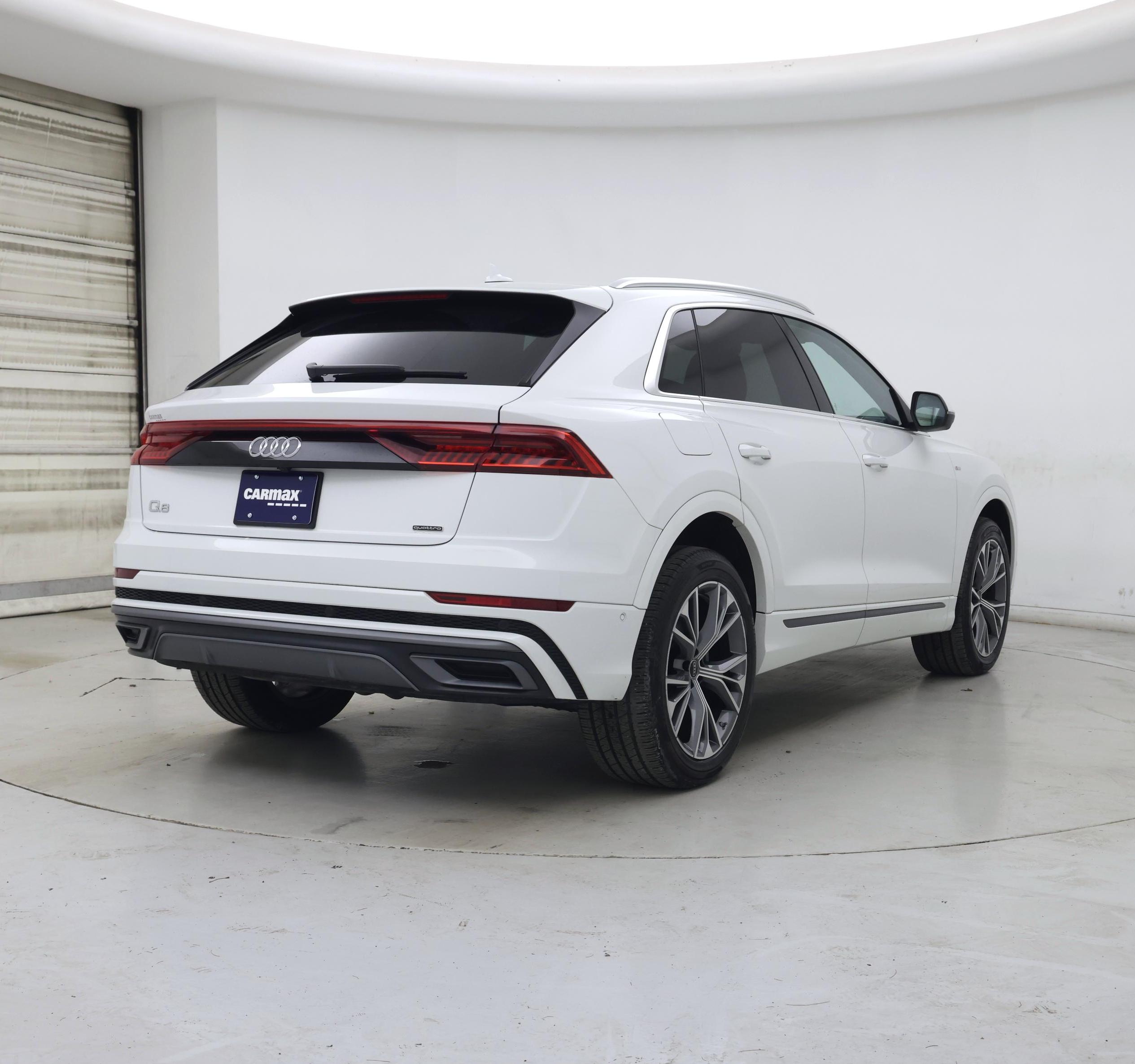 Thumbnail: 2023 Audi Q8 - 8