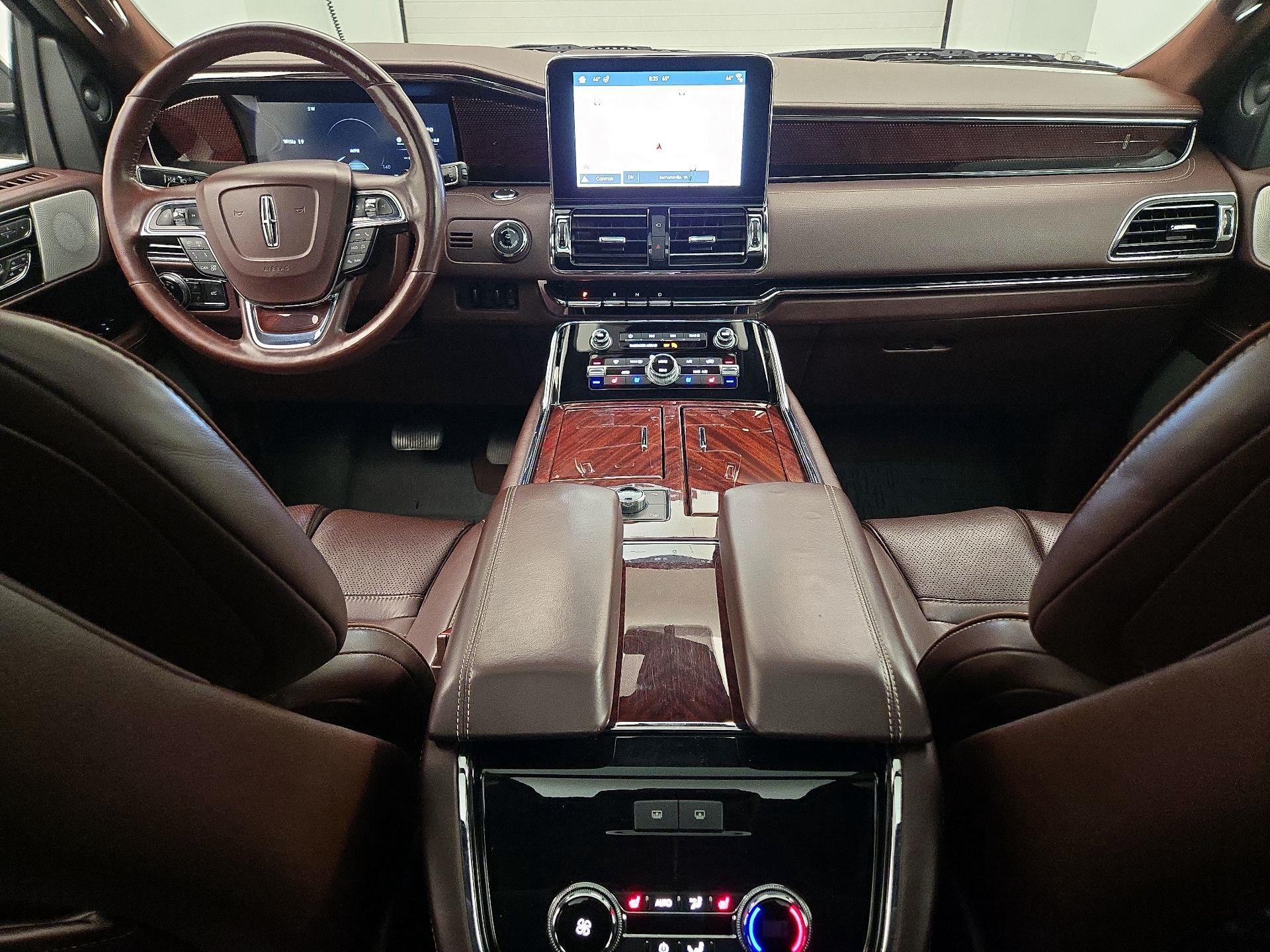 Thumbnail: 2018 Lincoln Navigator - 9