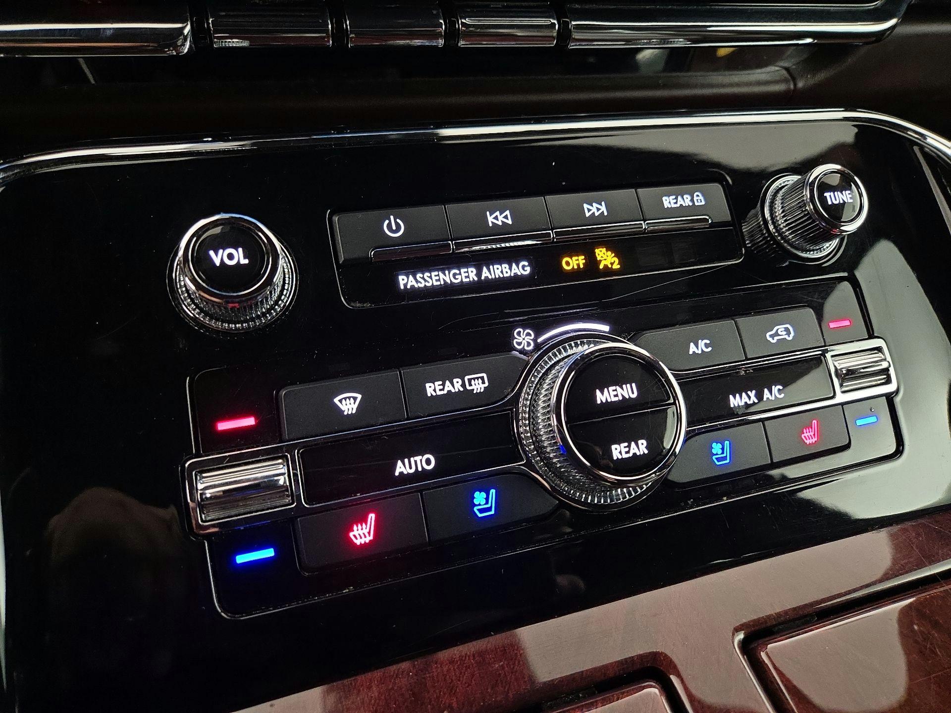 Thumbnail: 2018 Lincoln Navigator - 17