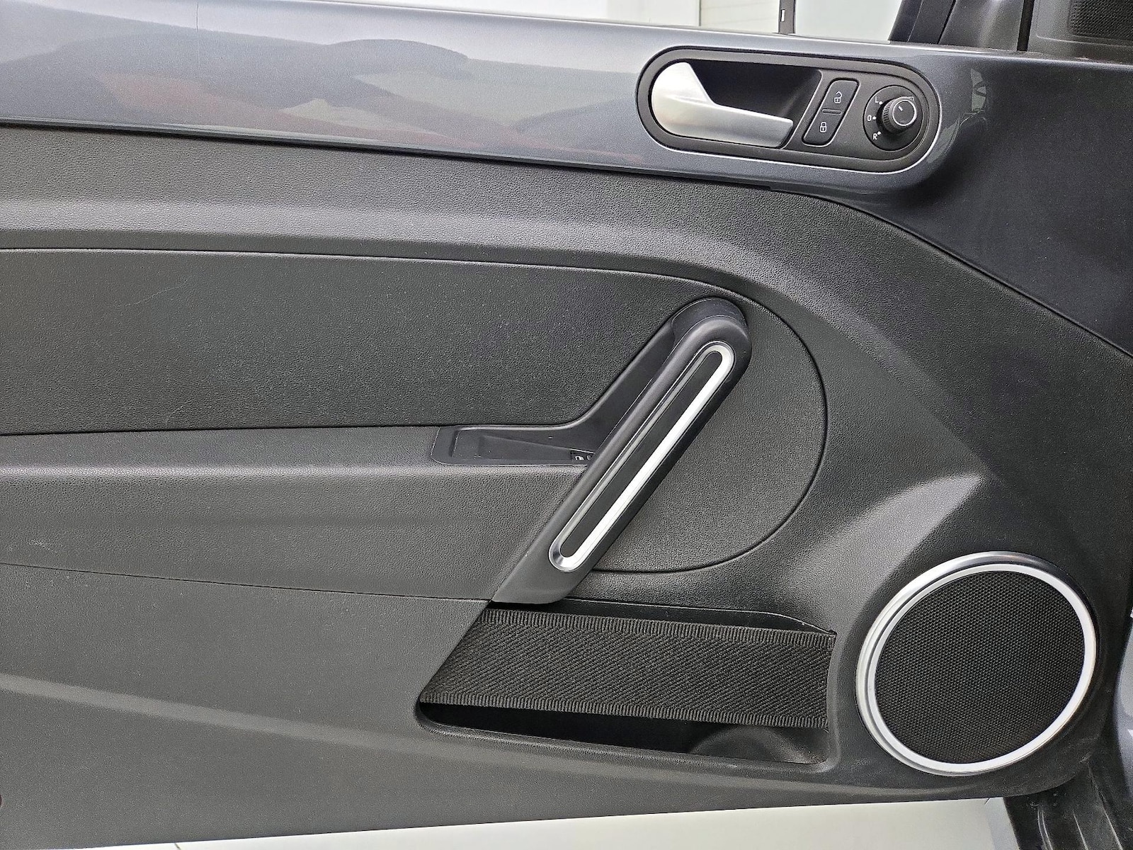 2016 Volkswagen Beetle SE - Photo 13