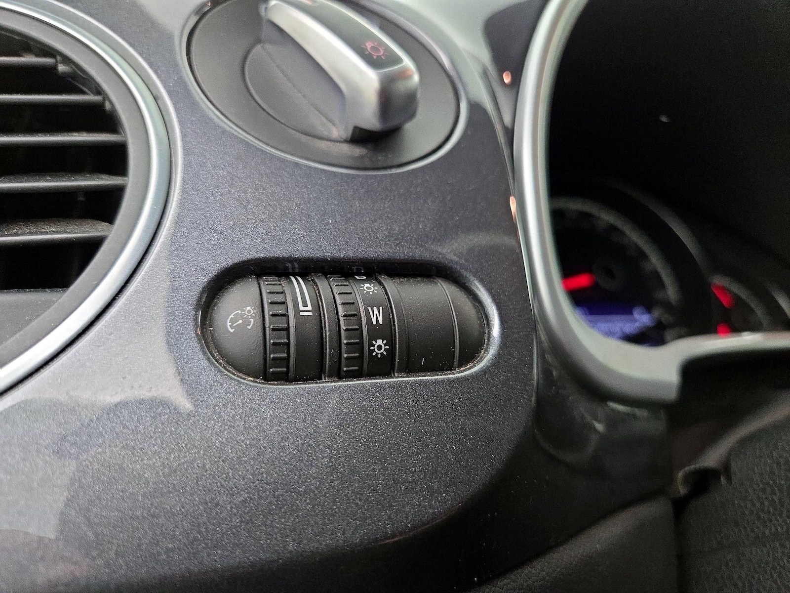 2016 Volkswagen Beetle SE - Photo 14