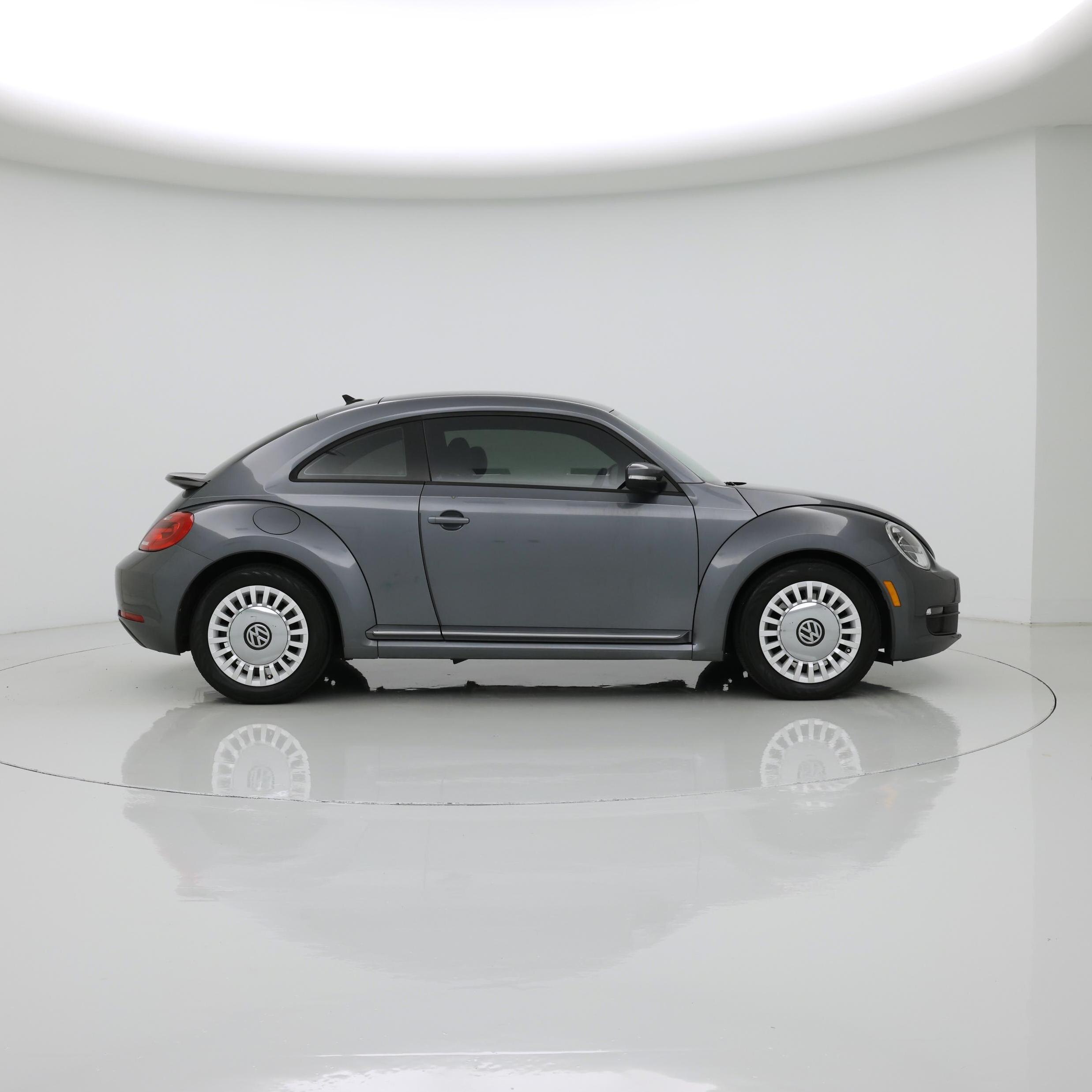Thumbnail: 2016 Volkswagen Beetle - 7