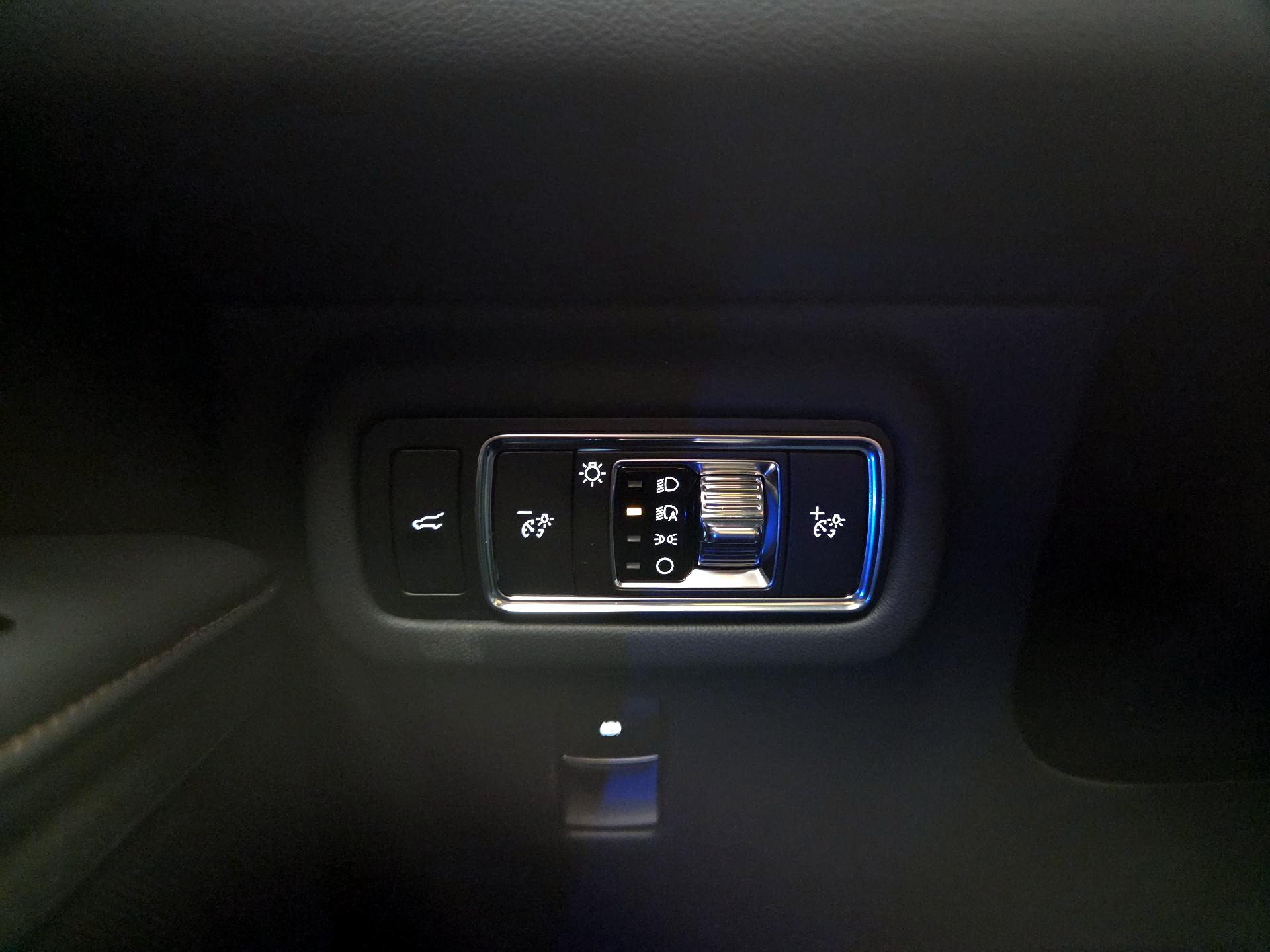 Thumbnail: 2025 Lincoln Nautilus - 13