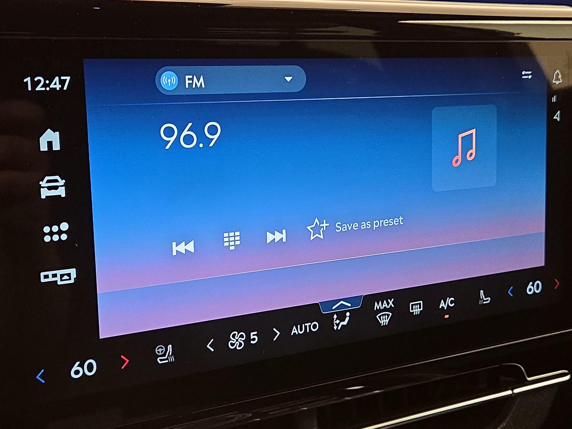 Thumbnail: 2025 Lincoln Nautilus - 16