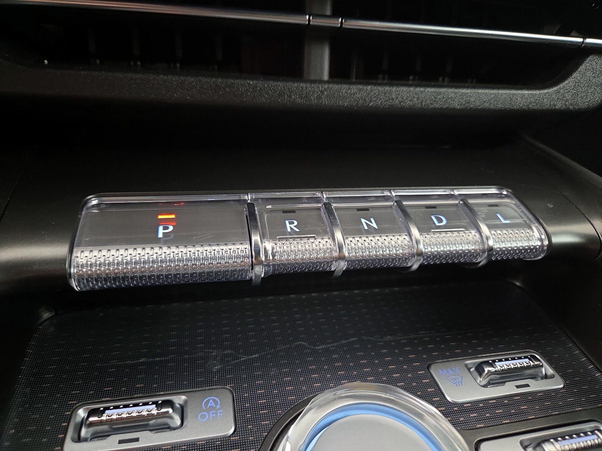 Thumbnail: 2025 Lincoln Nautilus - 18