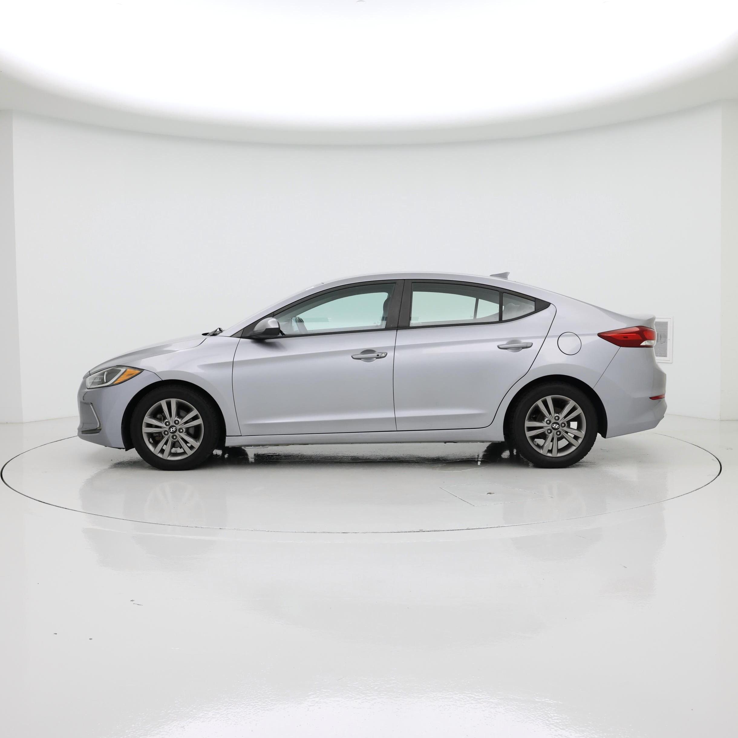 Thumbnail: 2017 Hyundai Elantra - 3