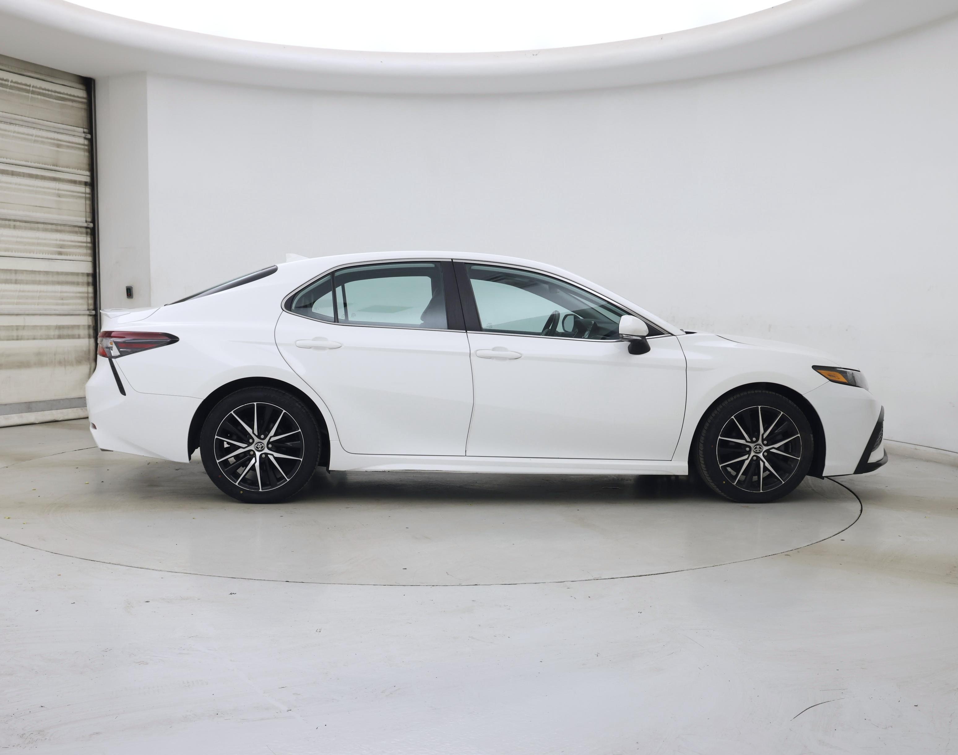 Thumbnail: 2022 Toyota Camry - 7