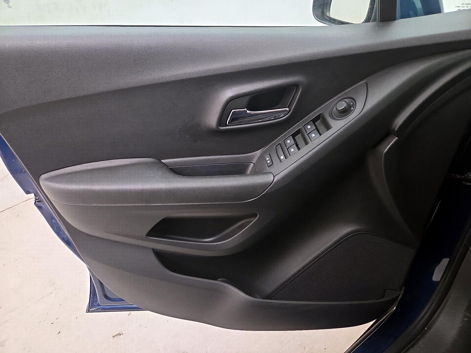 Thumbnail: 2020 Chevrolet Trax - 12