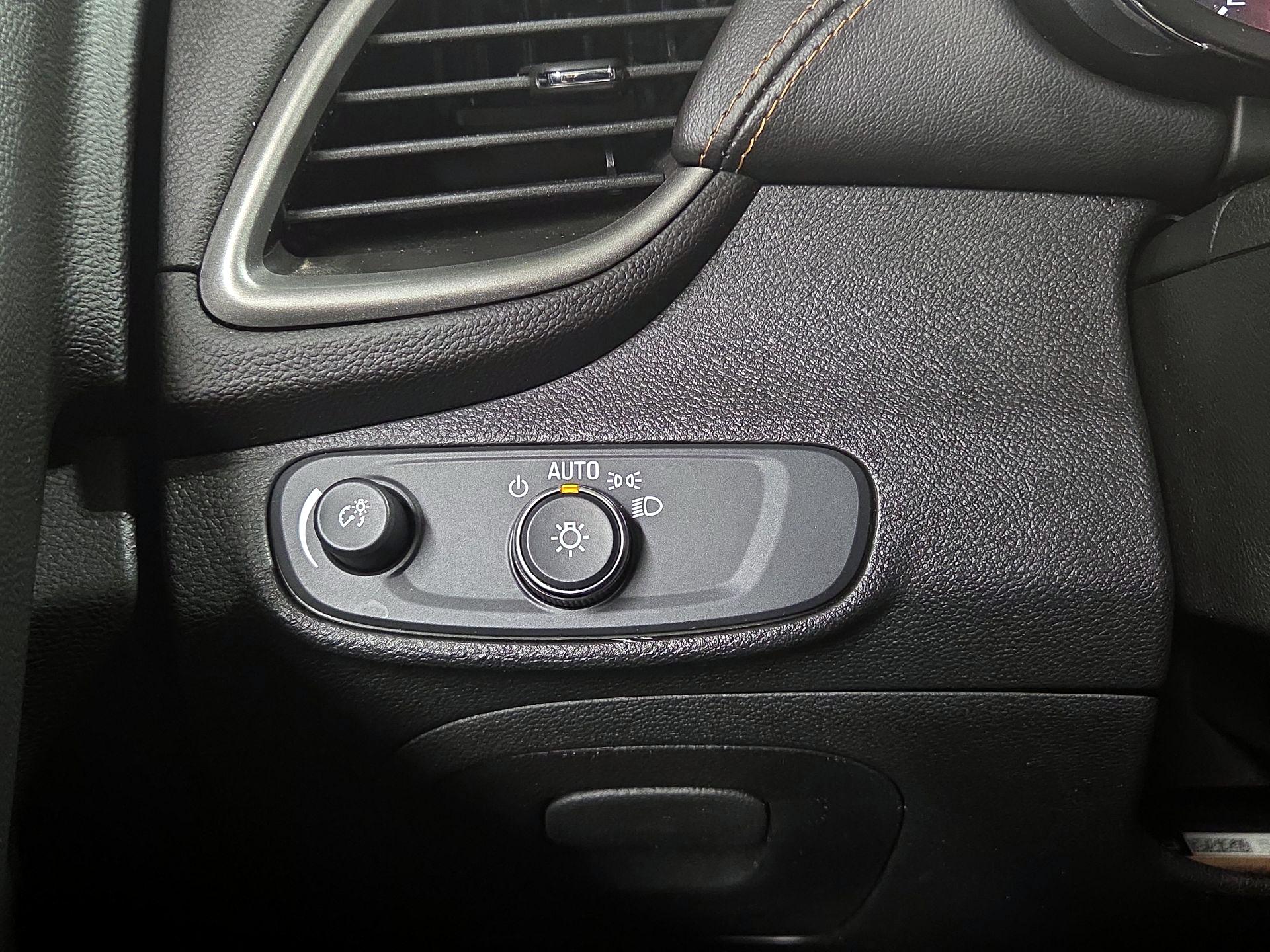 Thumbnail: 2020 Chevrolet Trax - 13