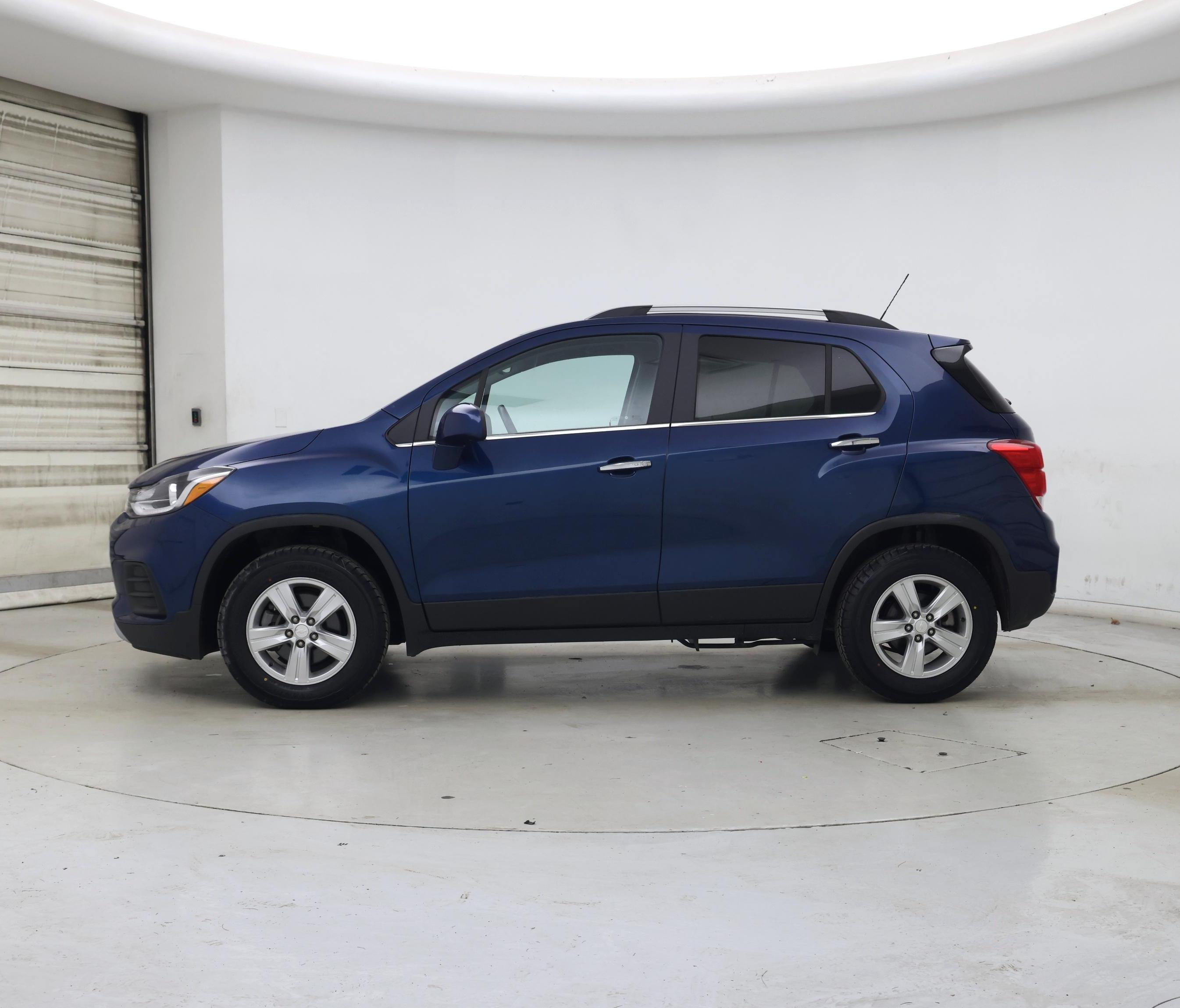 Thumbnail: 2020 Chevrolet Trax - 3