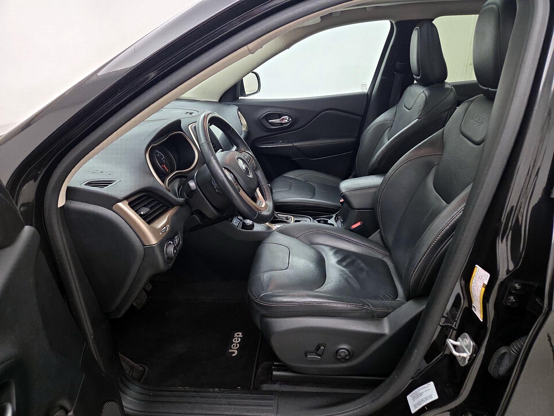 Thumbnail: 2016 Jeep Cherokee - 11