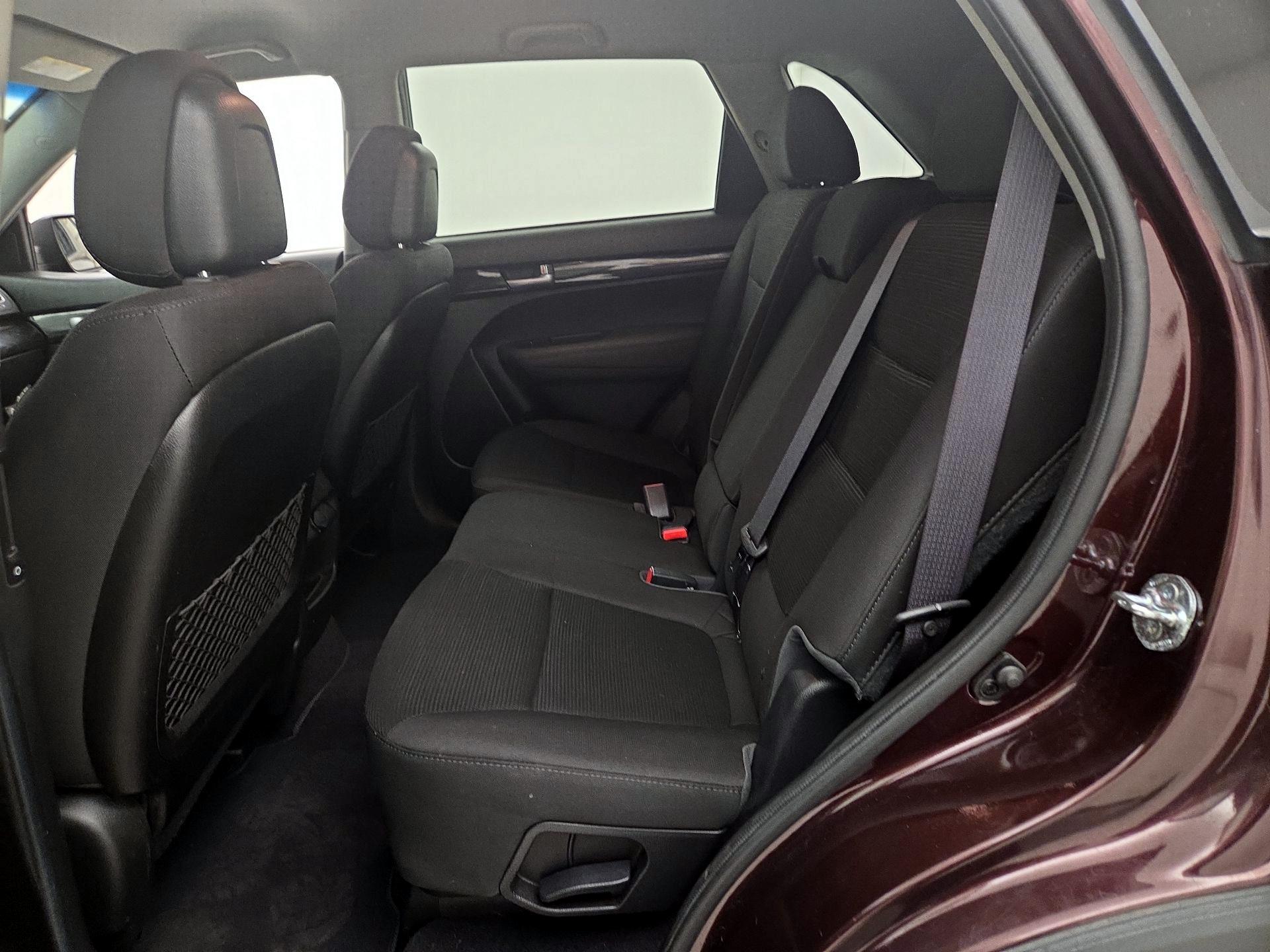 Thumbnail: 2015 Kia Sorento - 18