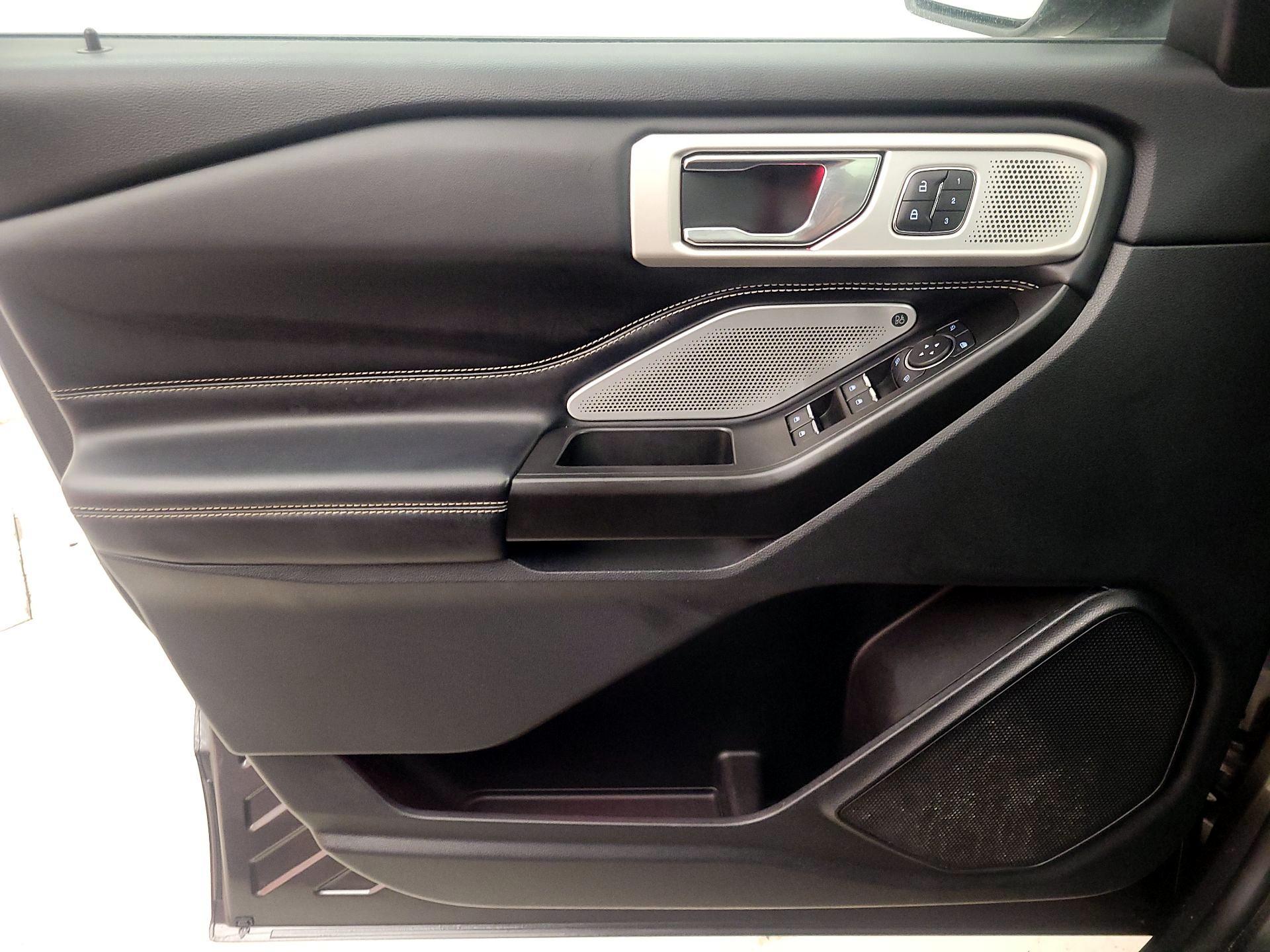 Thumbnail: 2020 Ford Explorer - 12