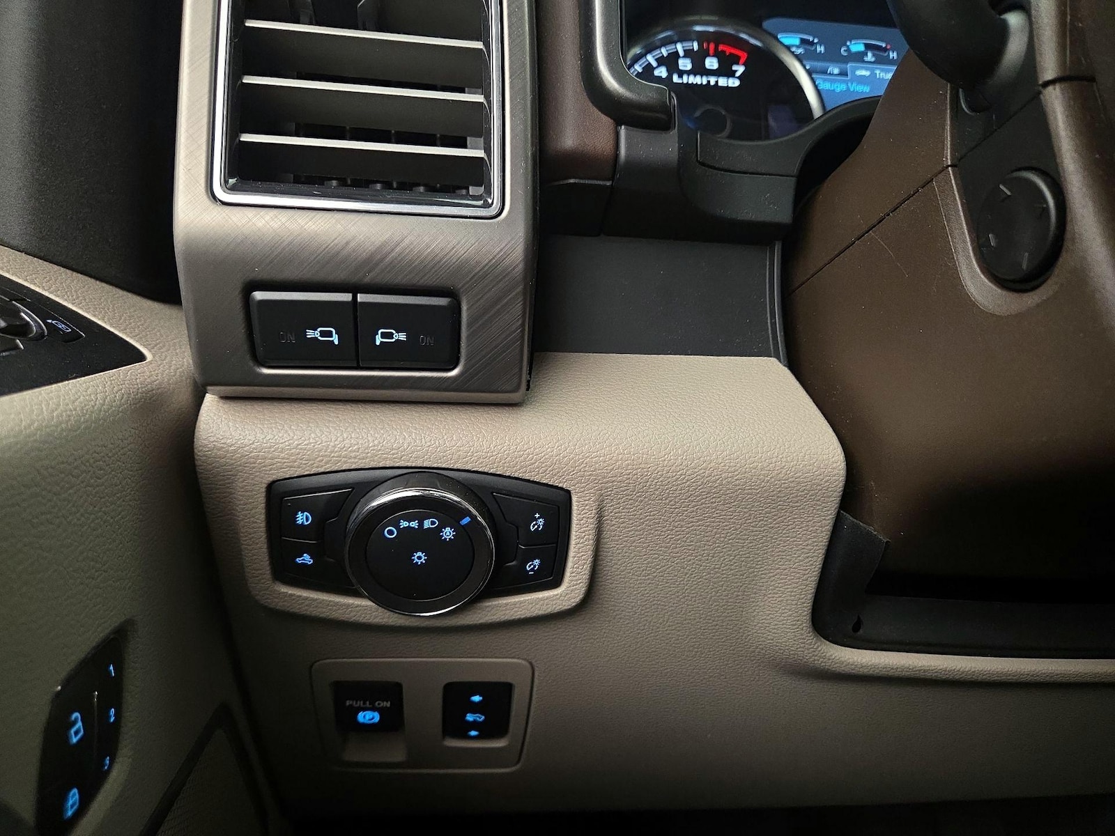 2019 Ford F-150 Limited - Photo 14