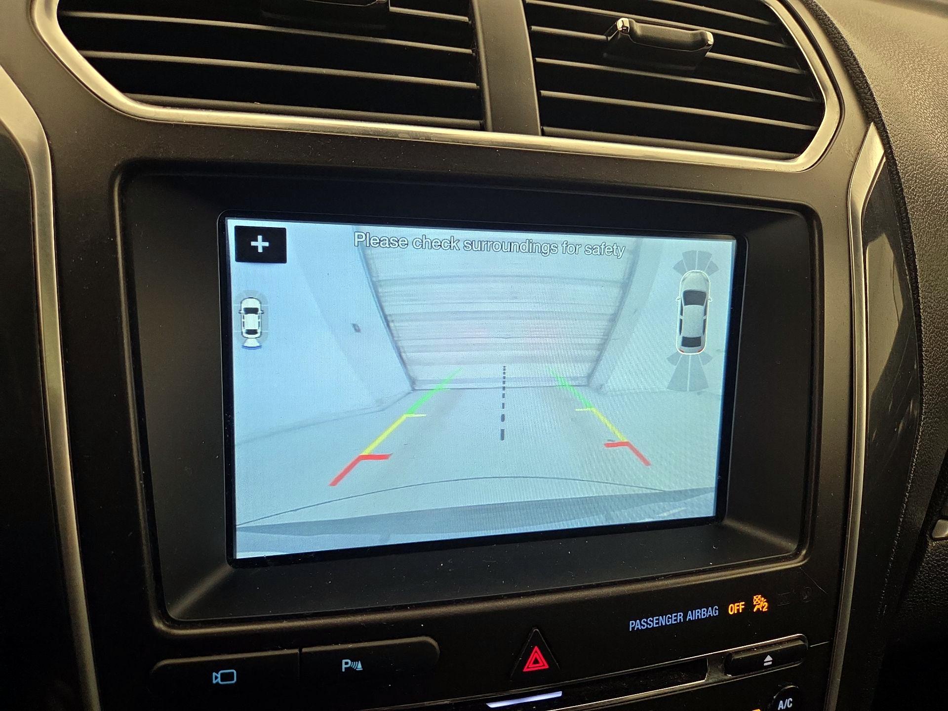 Thumbnail: 2018 Ford Explorer - 15