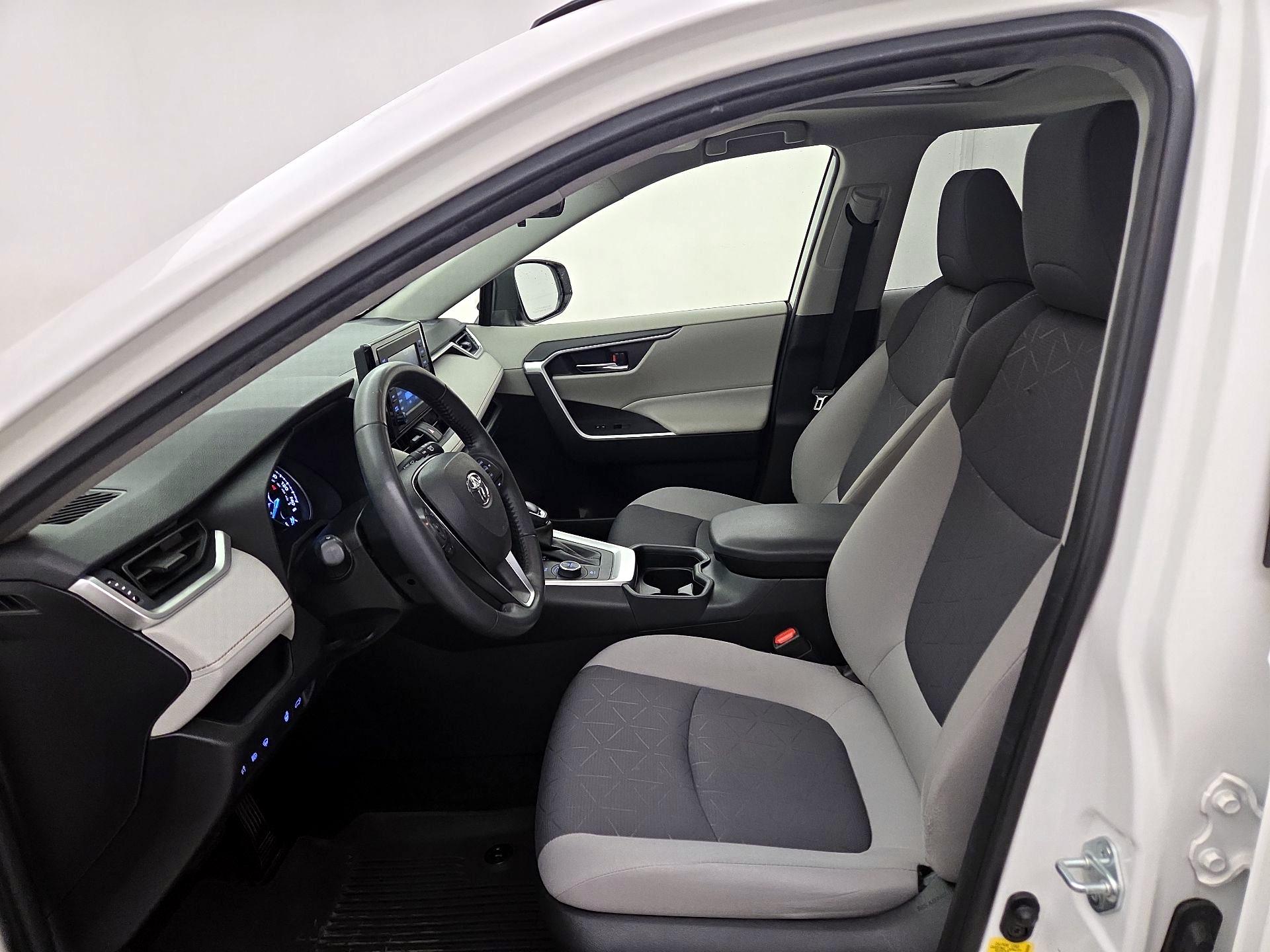 Thumbnail: 2021 Toyota RAV4 - 11