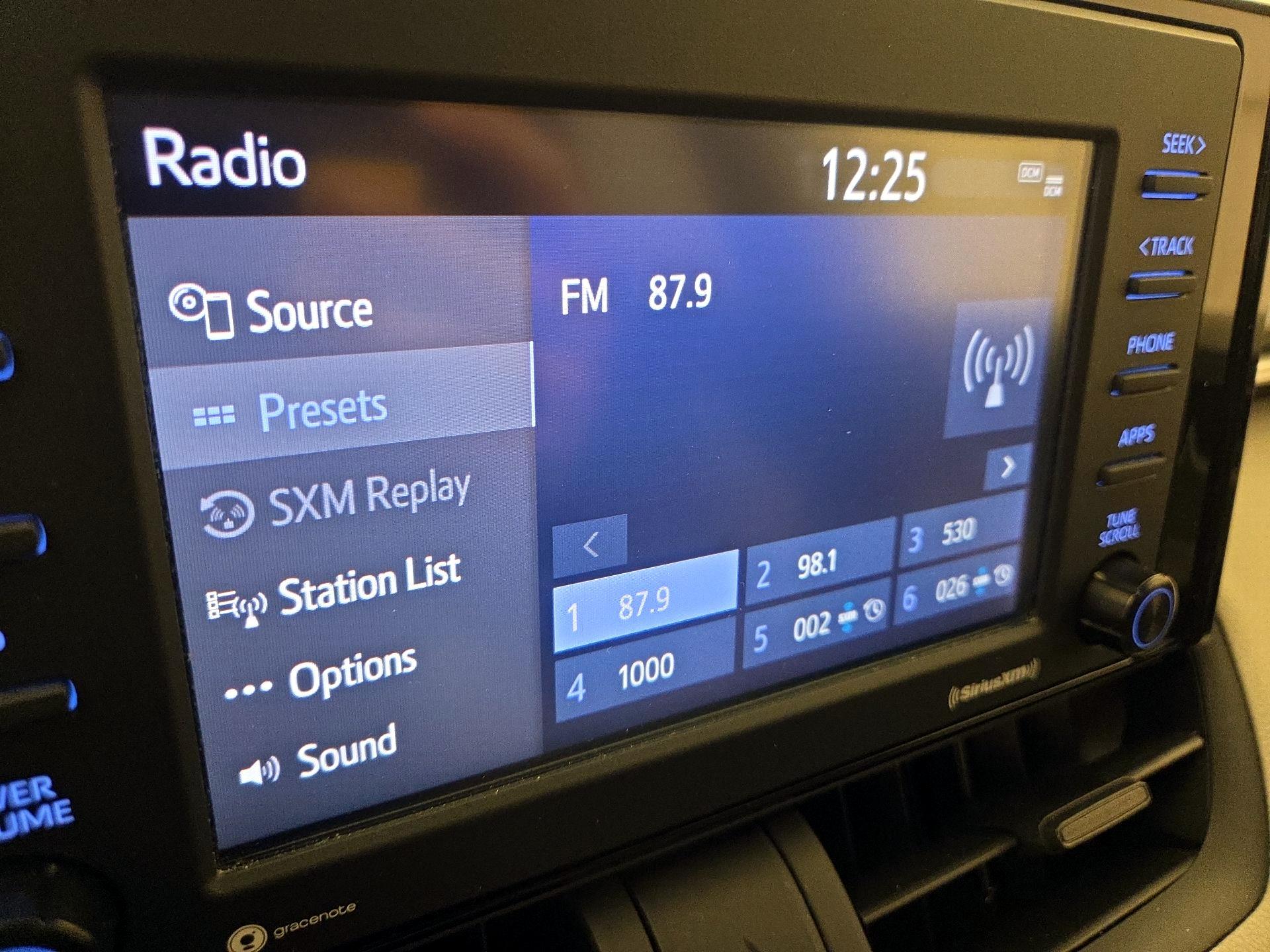 Thumbnail: 2021 Toyota RAV4 - 15