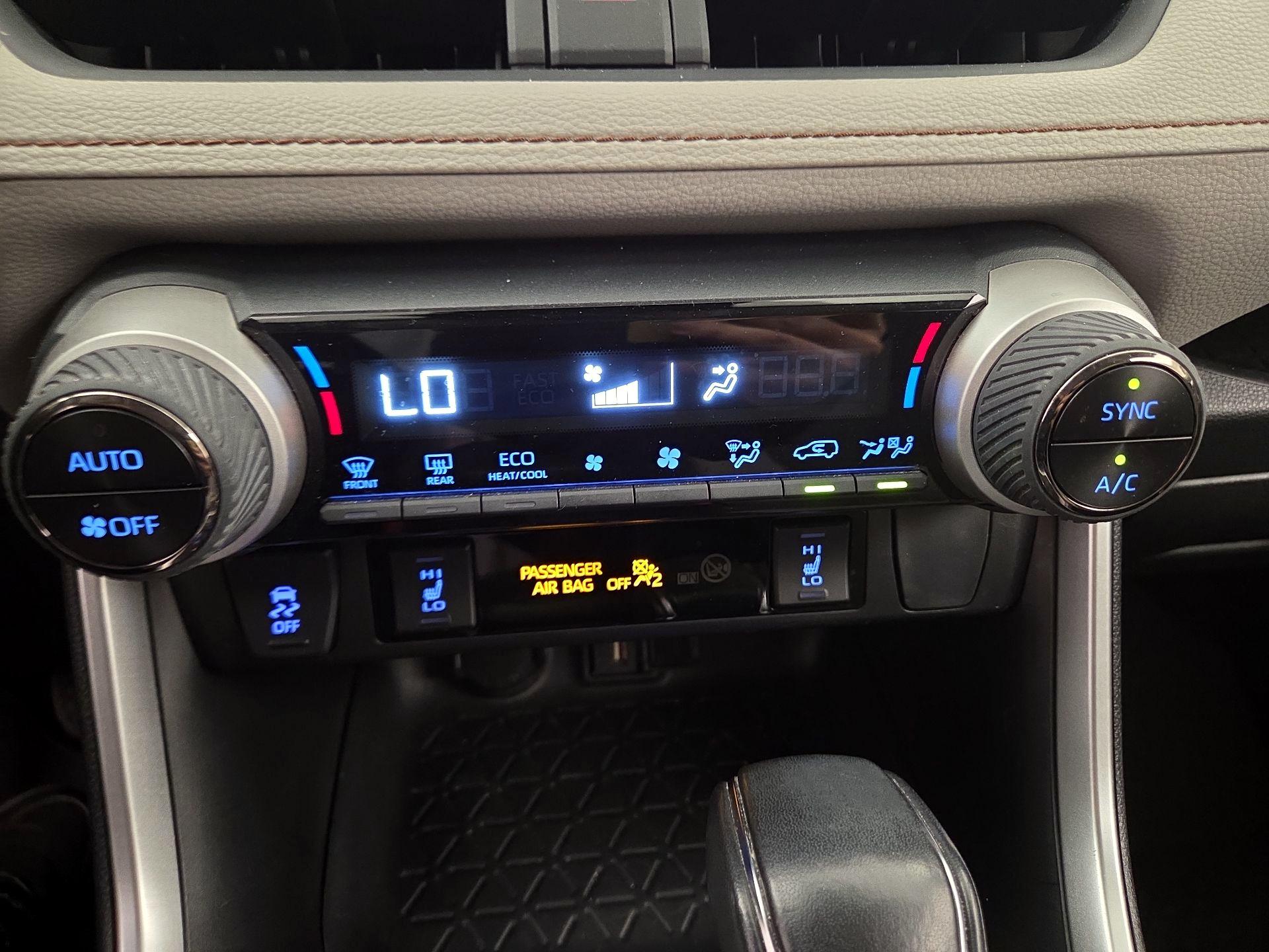 Thumbnail: 2021 Toyota RAV4 - 16