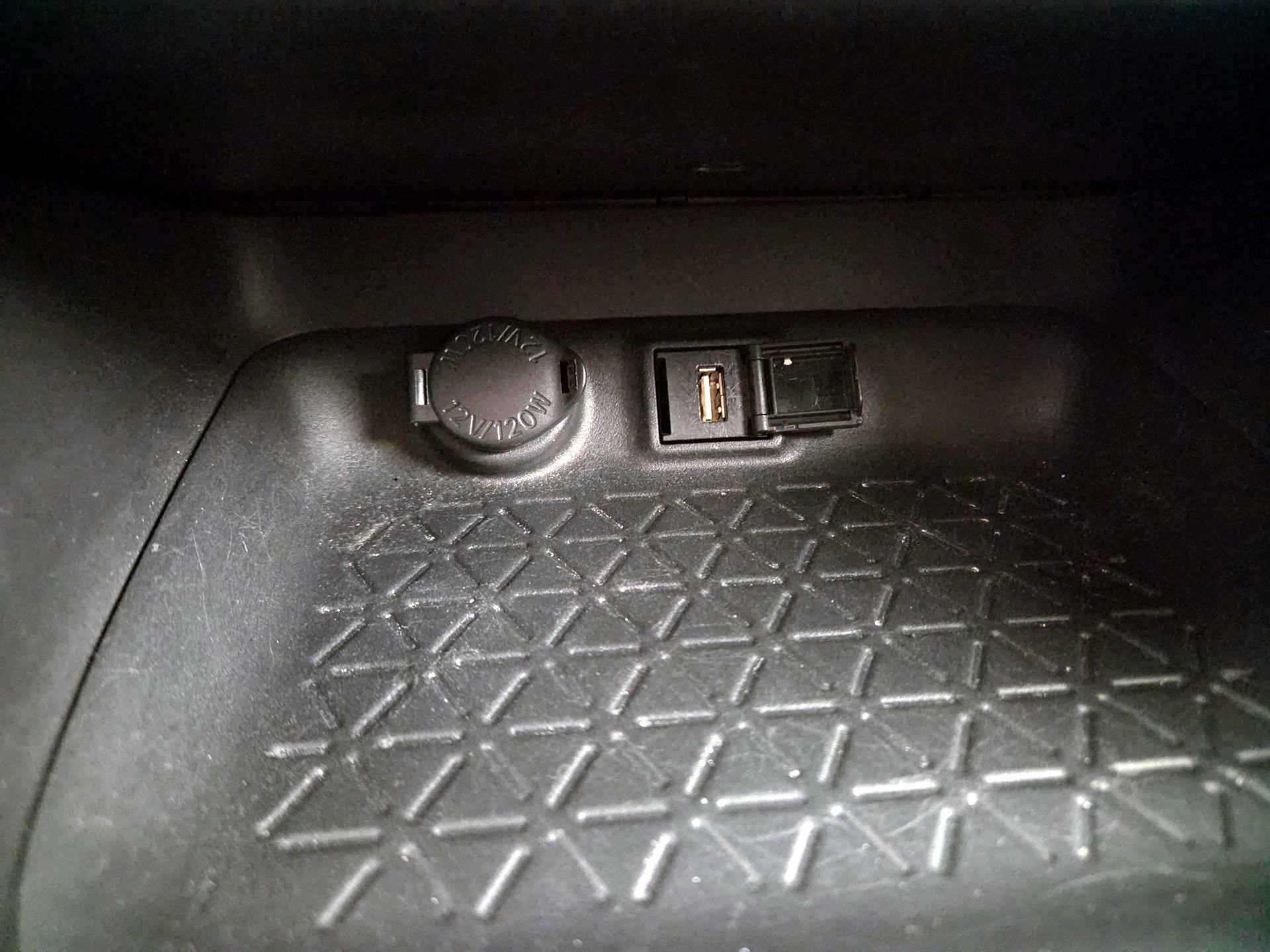 Thumbnail: 2021 Toyota RAV4 - 18