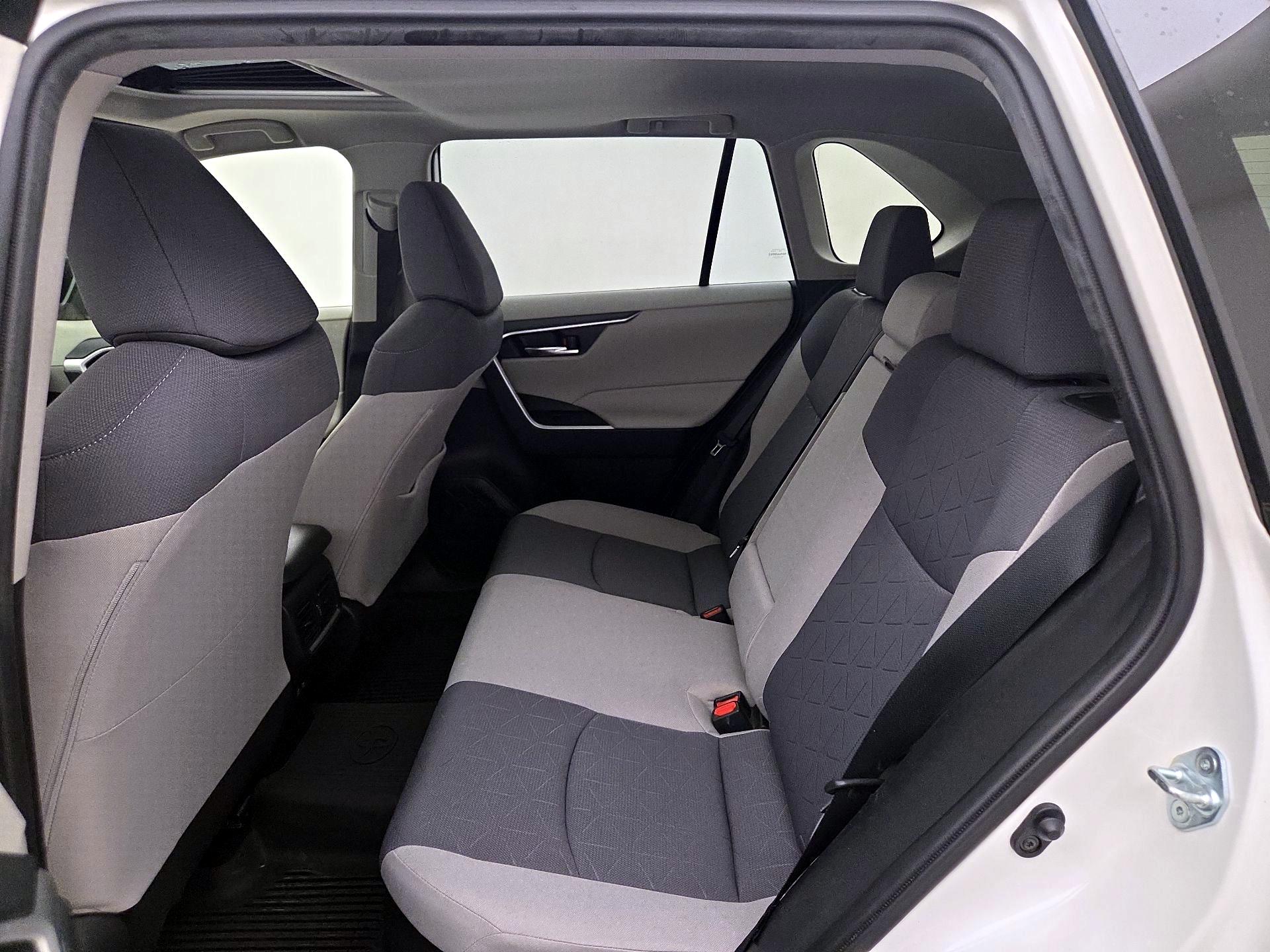 Thumbnail: 2021 Toyota RAV4 - 20