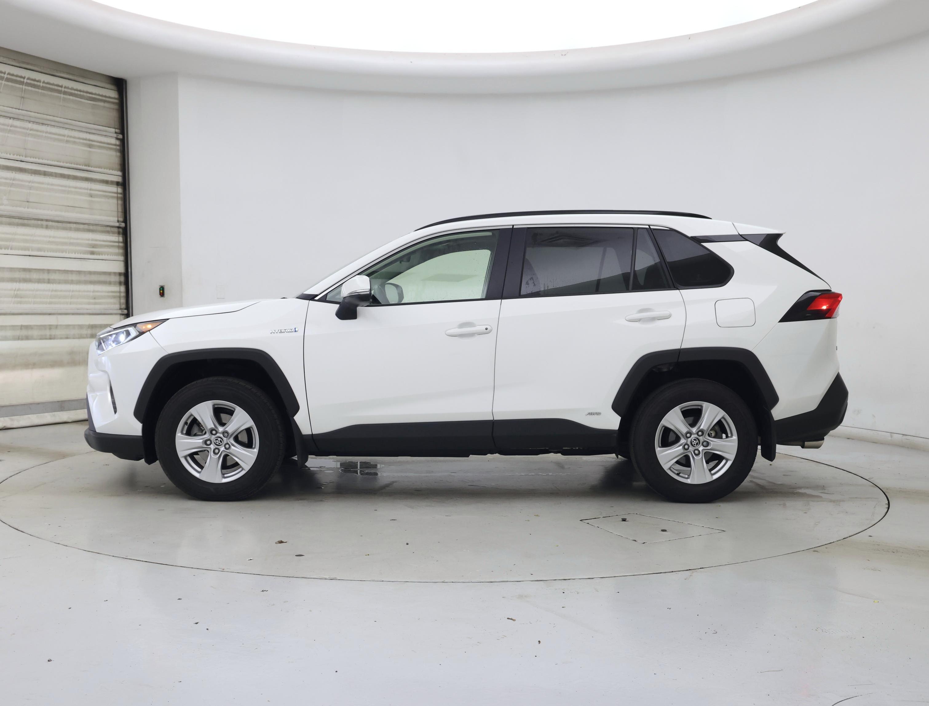 Thumbnail: 2021 Toyota RAV4 - 3