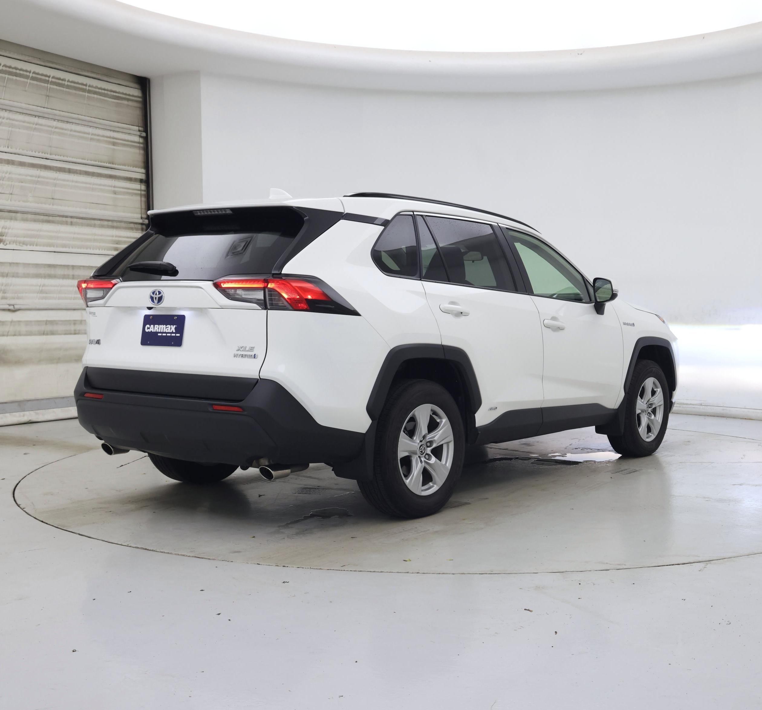 Thumbnail: 2021 Toyota RAV4 - 8