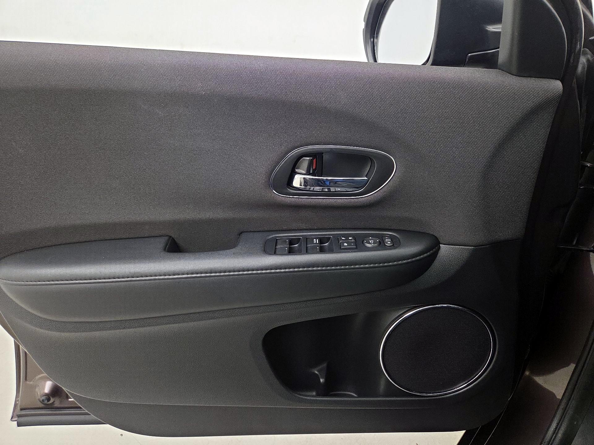 Thumbnail: 2019 Honda HR-V - 12