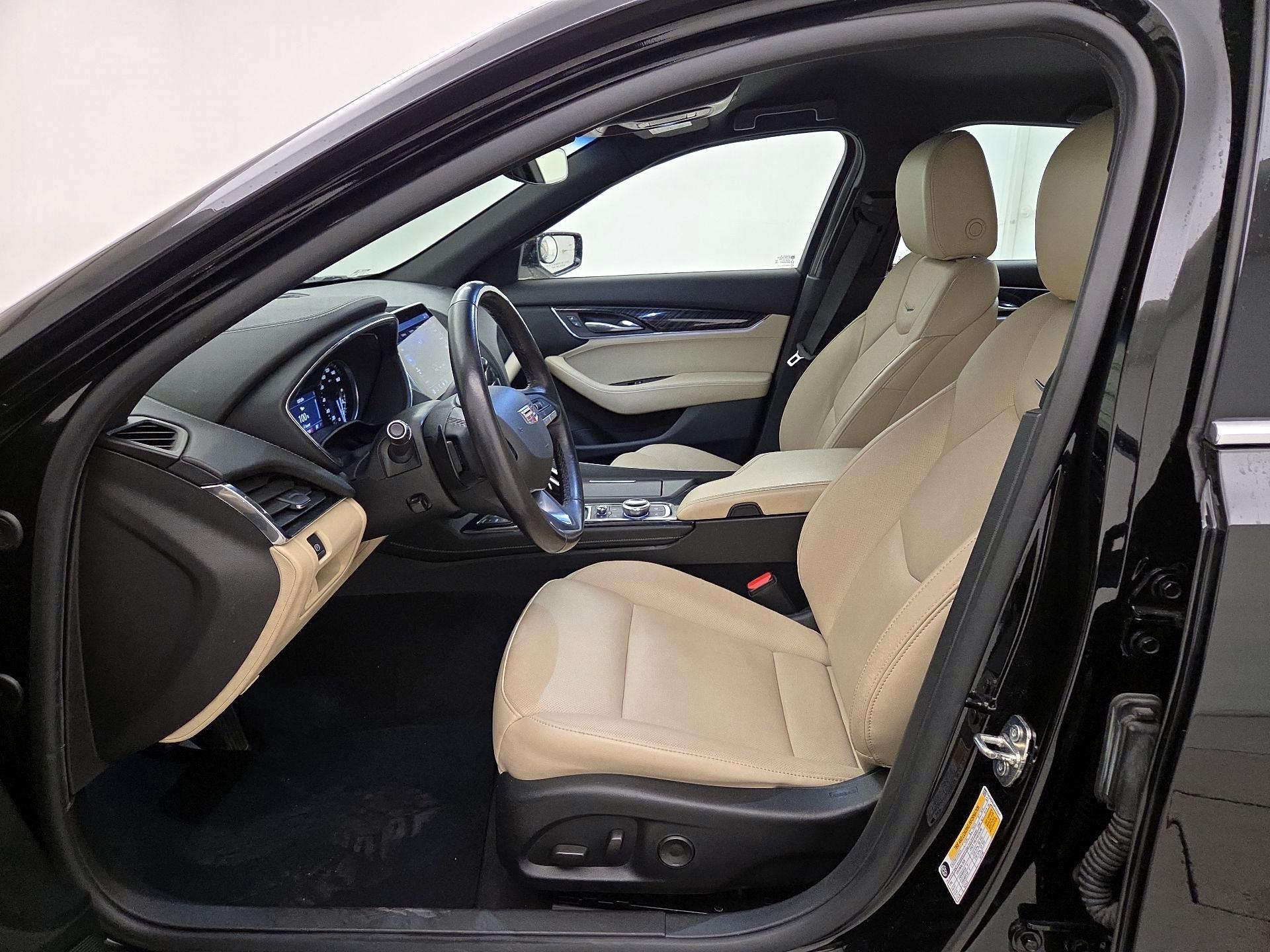 Thumbnail: 2023 Cadillac CT5 - 11