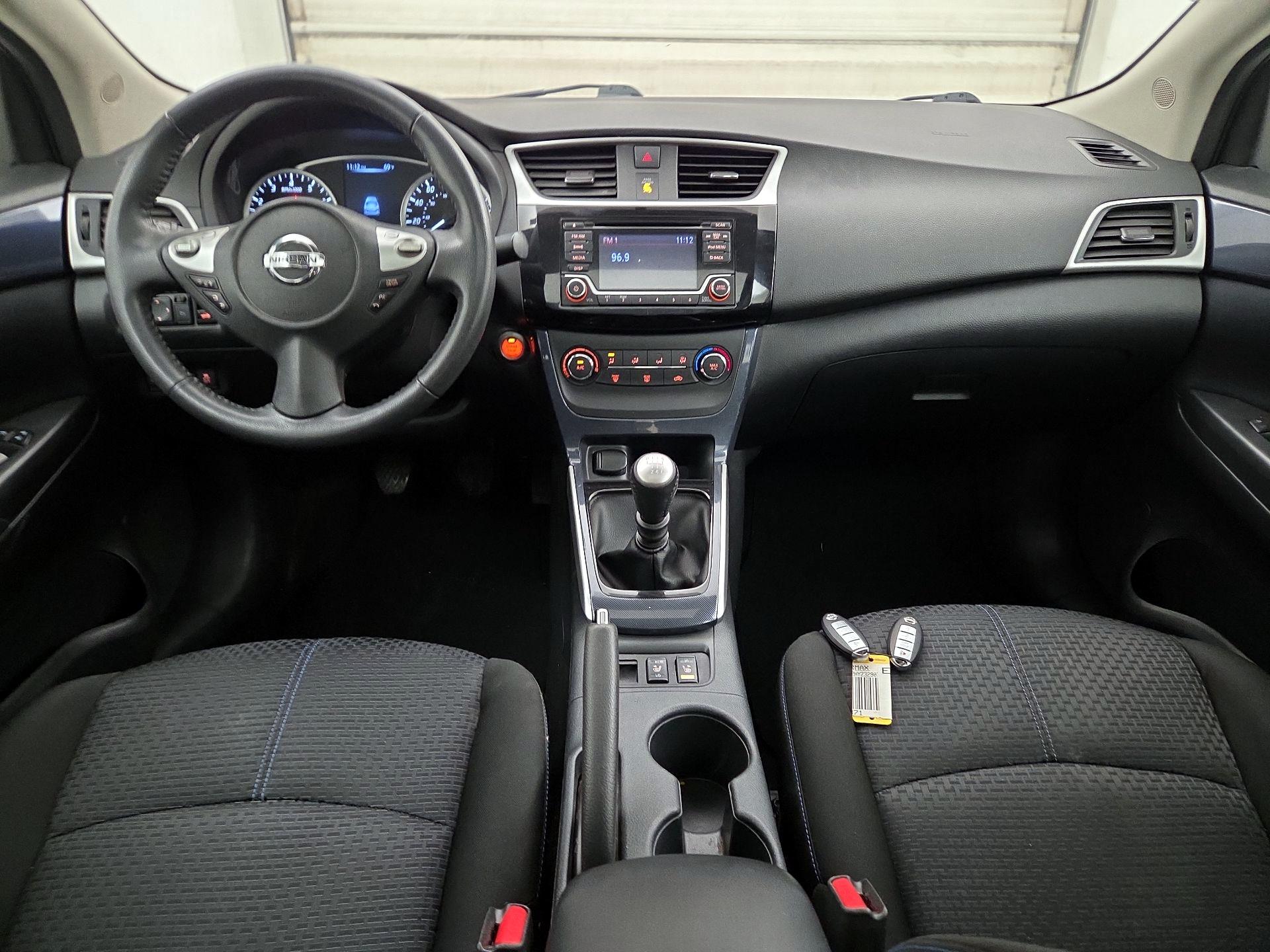 Thumbnail: 2017 Nissan Sentra - 9