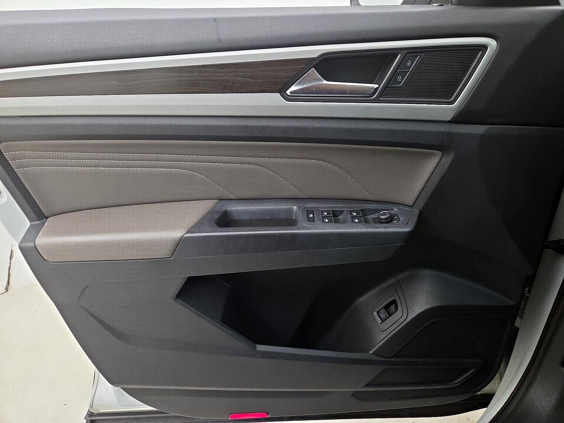 Thumbnail: 2021 Volkswagen Atlas - 12