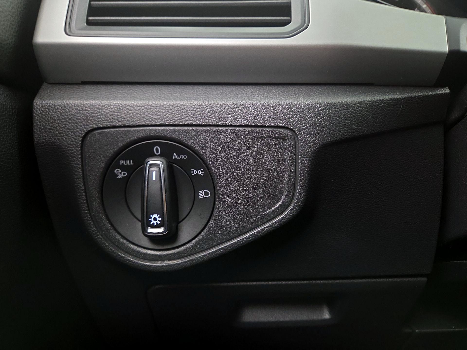 Thumbnail: 2021 Volkswagen Atlas - 13