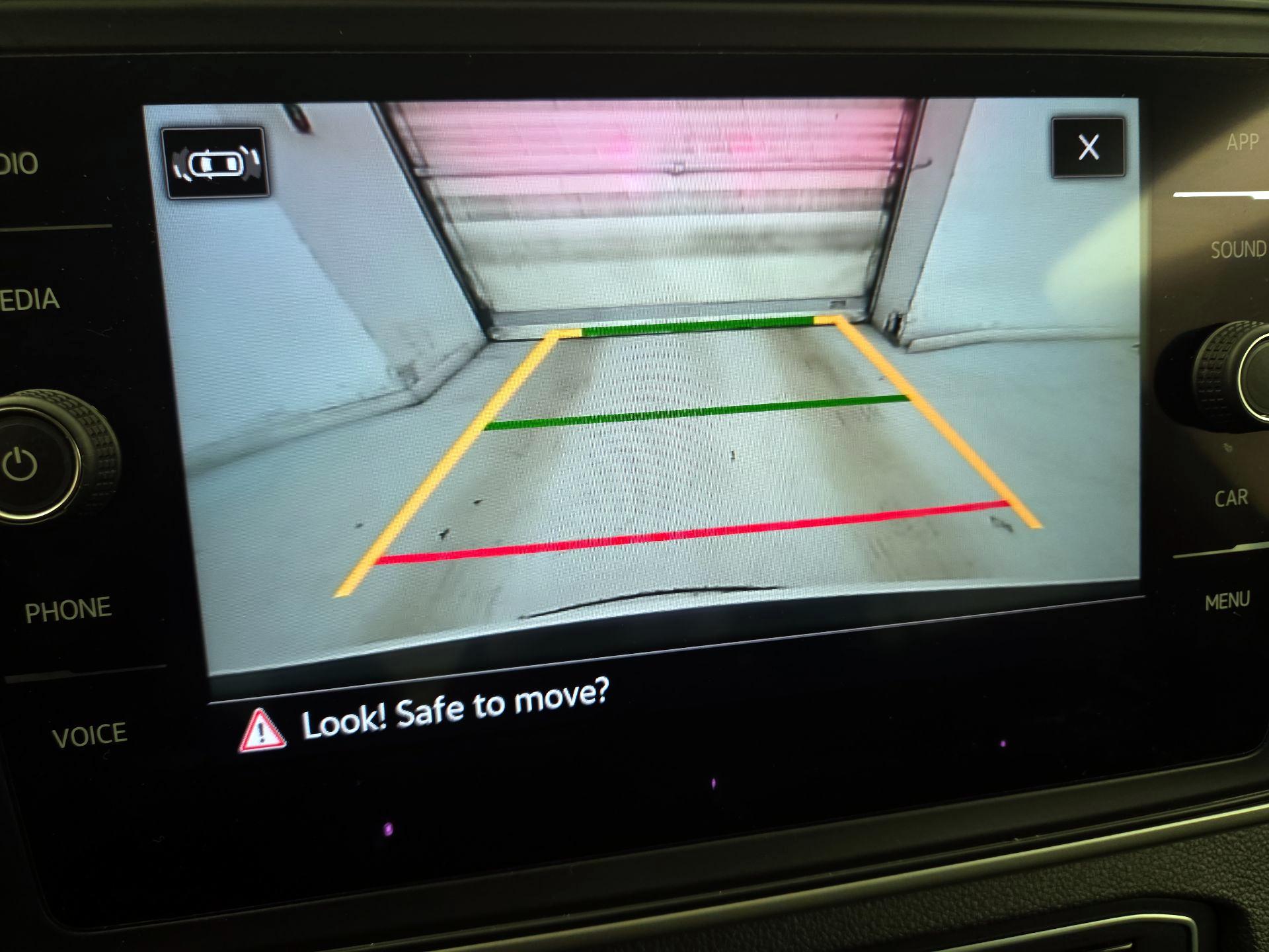 Thumbnail: 2021 Volkswagen Atlas - 14