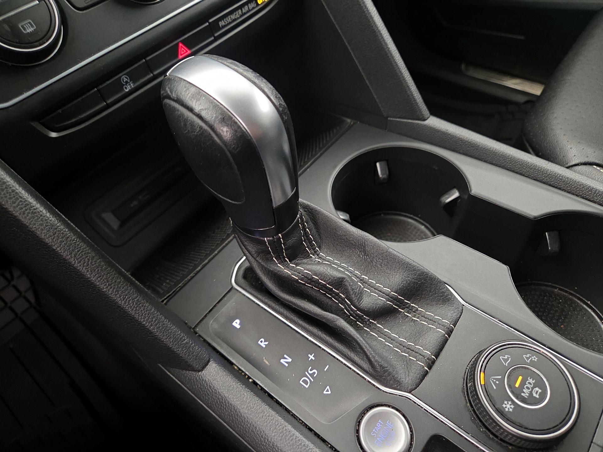 Thumbnail: 2021 Volkswagen Atlas - 17