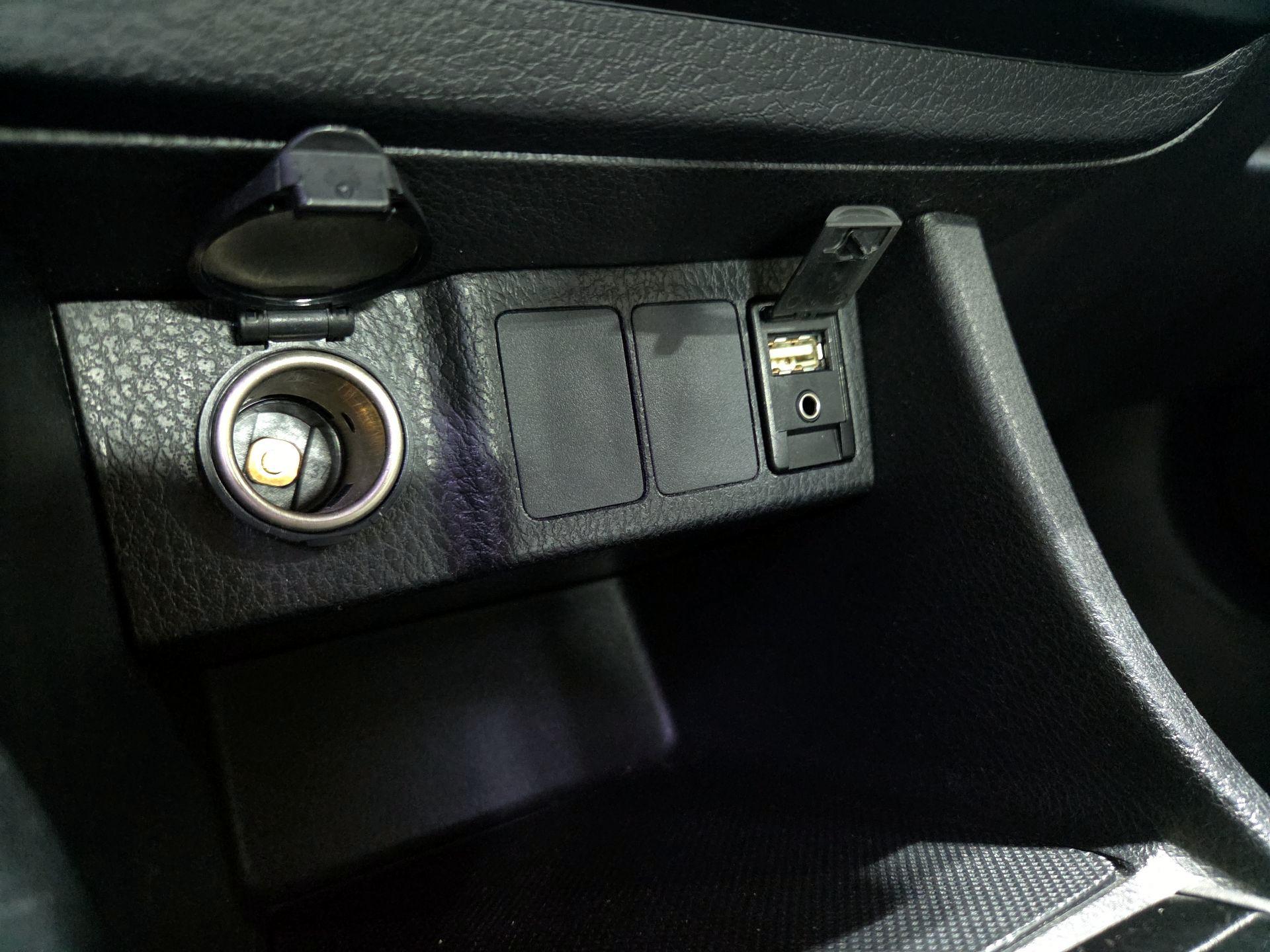 Thumbnail: 2016 Toyota Corolla - 17