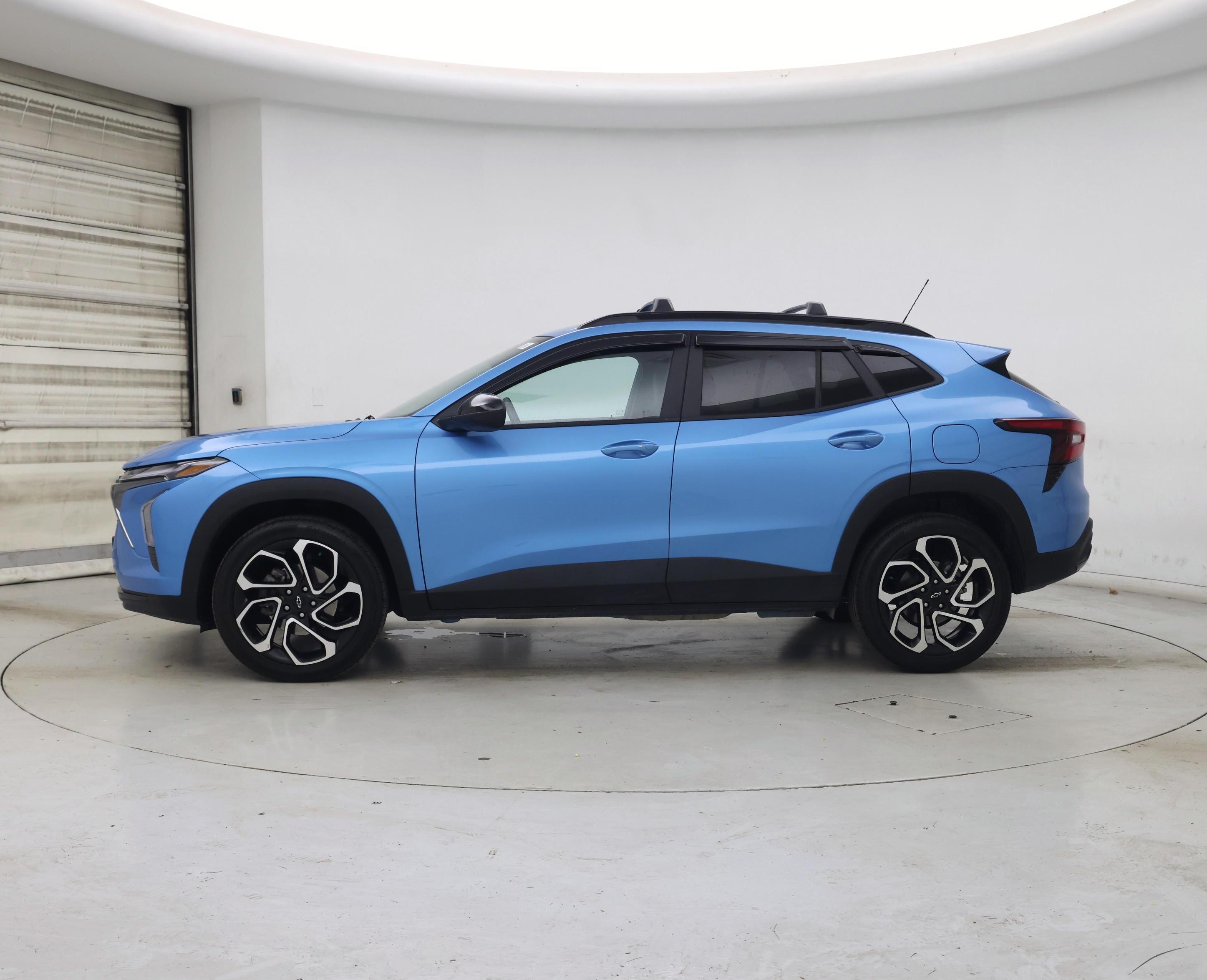 Thumbnail: 2025 Chevrolet Trax - 3