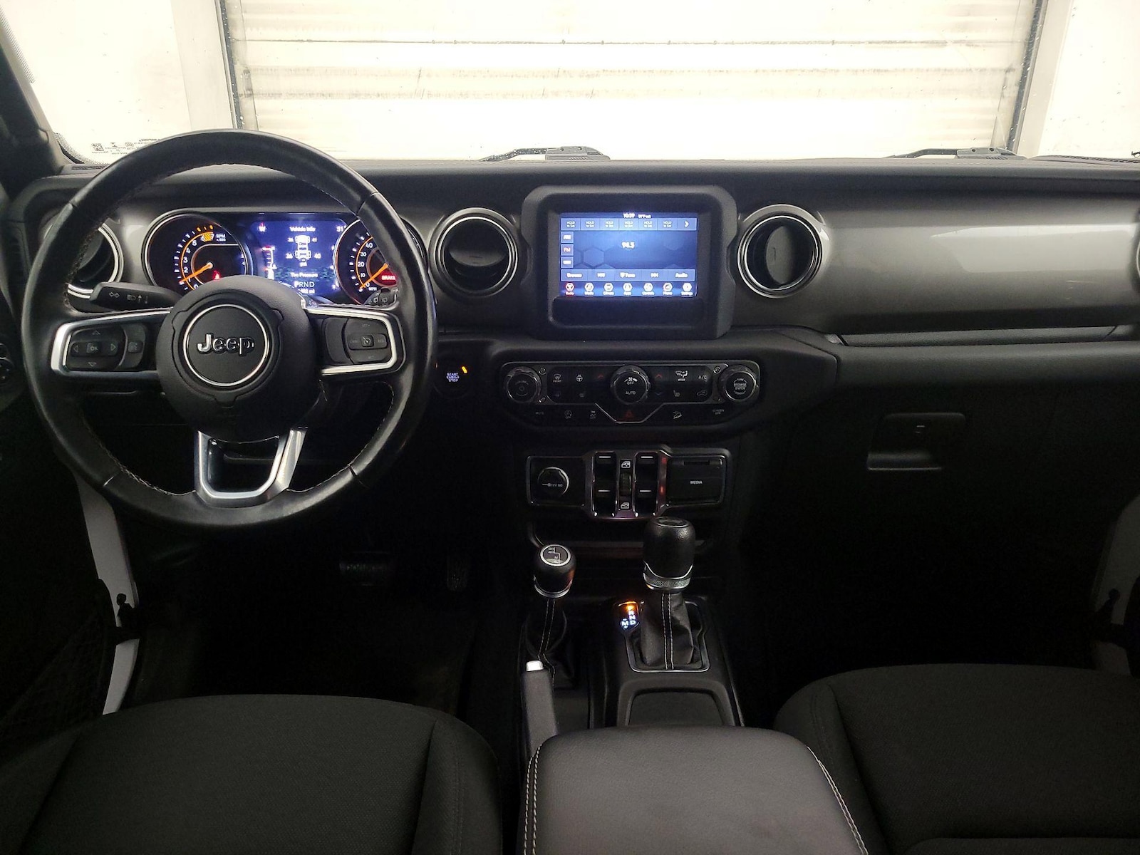 2020 Jeep Wrangler Unlimited Sahara - Photo 10