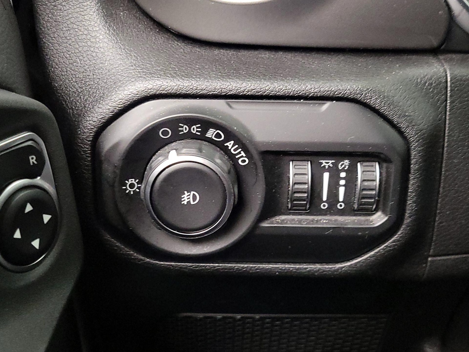2020 Jeep Wrangler Unlimited Sahara - Photo 14