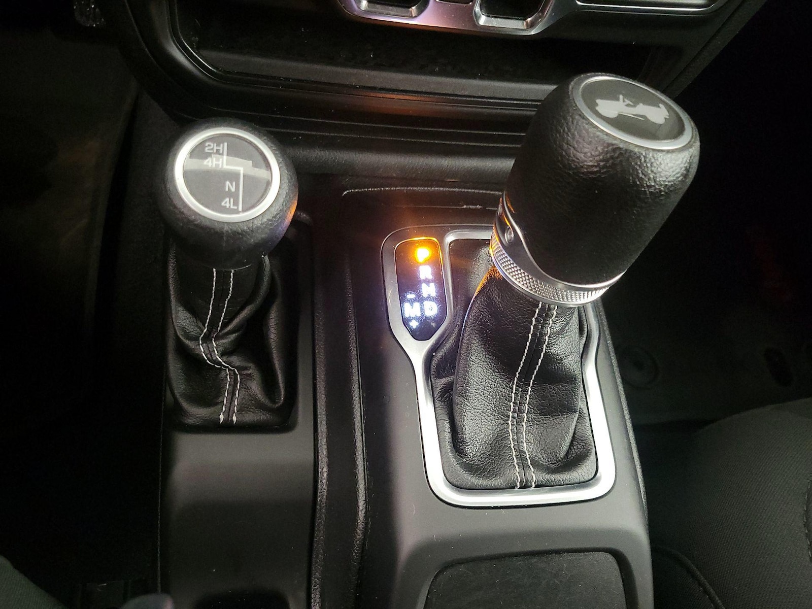 2020 Jeep Wrangler Unlimited Sahara - Photo 18