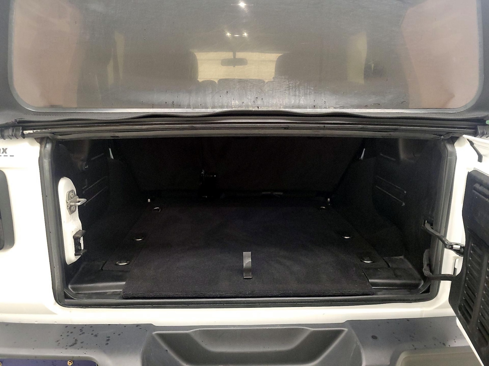2020 Jeep Wrangler Unlimited Sahara - Photo 21