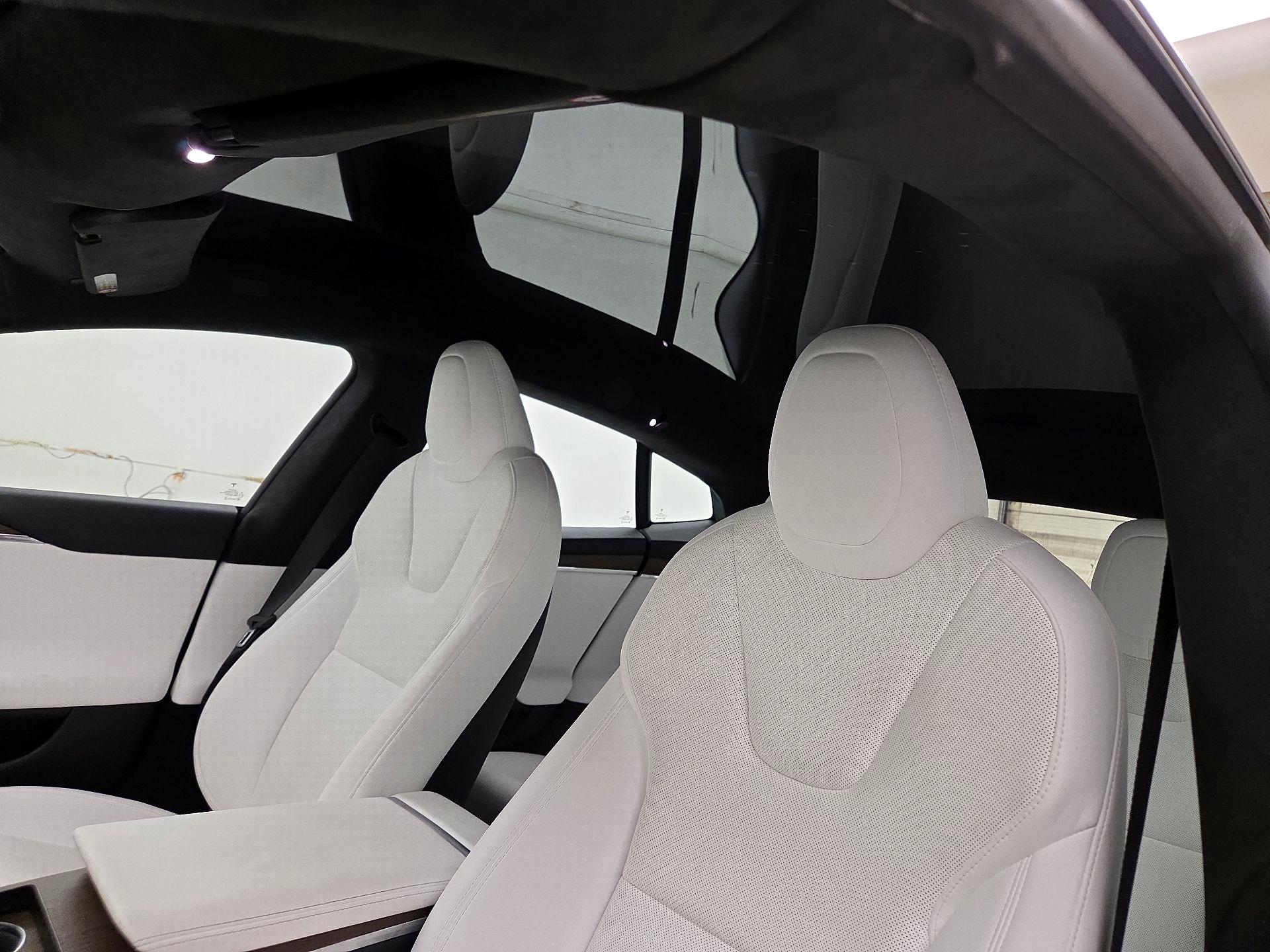Thumbnail: 2022 Tesla Model S - 18
