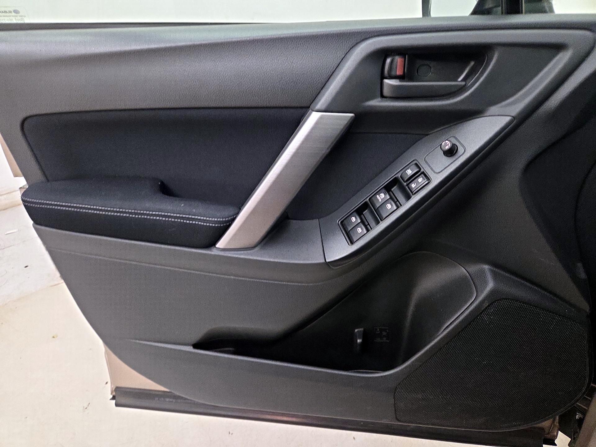 Thumbnail: 2015 Subaru Forester - 12