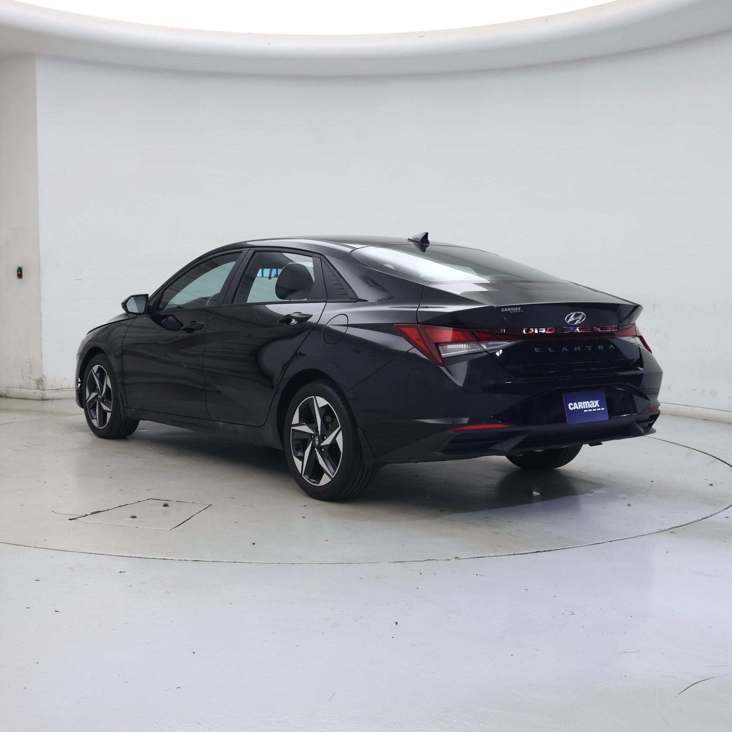 Thumbnail: 2023 Hyundai Elantra - 2