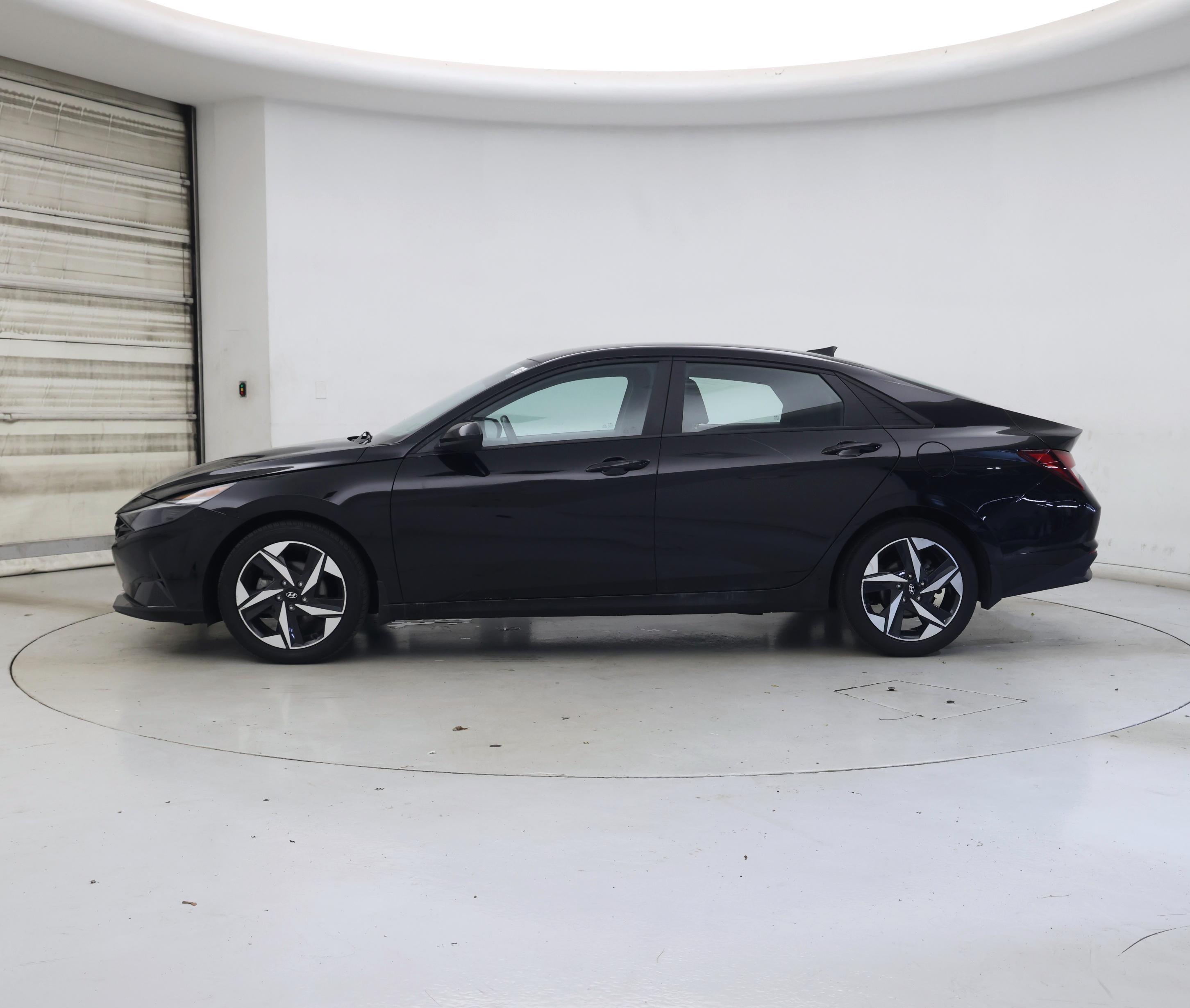 Thumbnail: 2023 Hyundai Elantra - 3