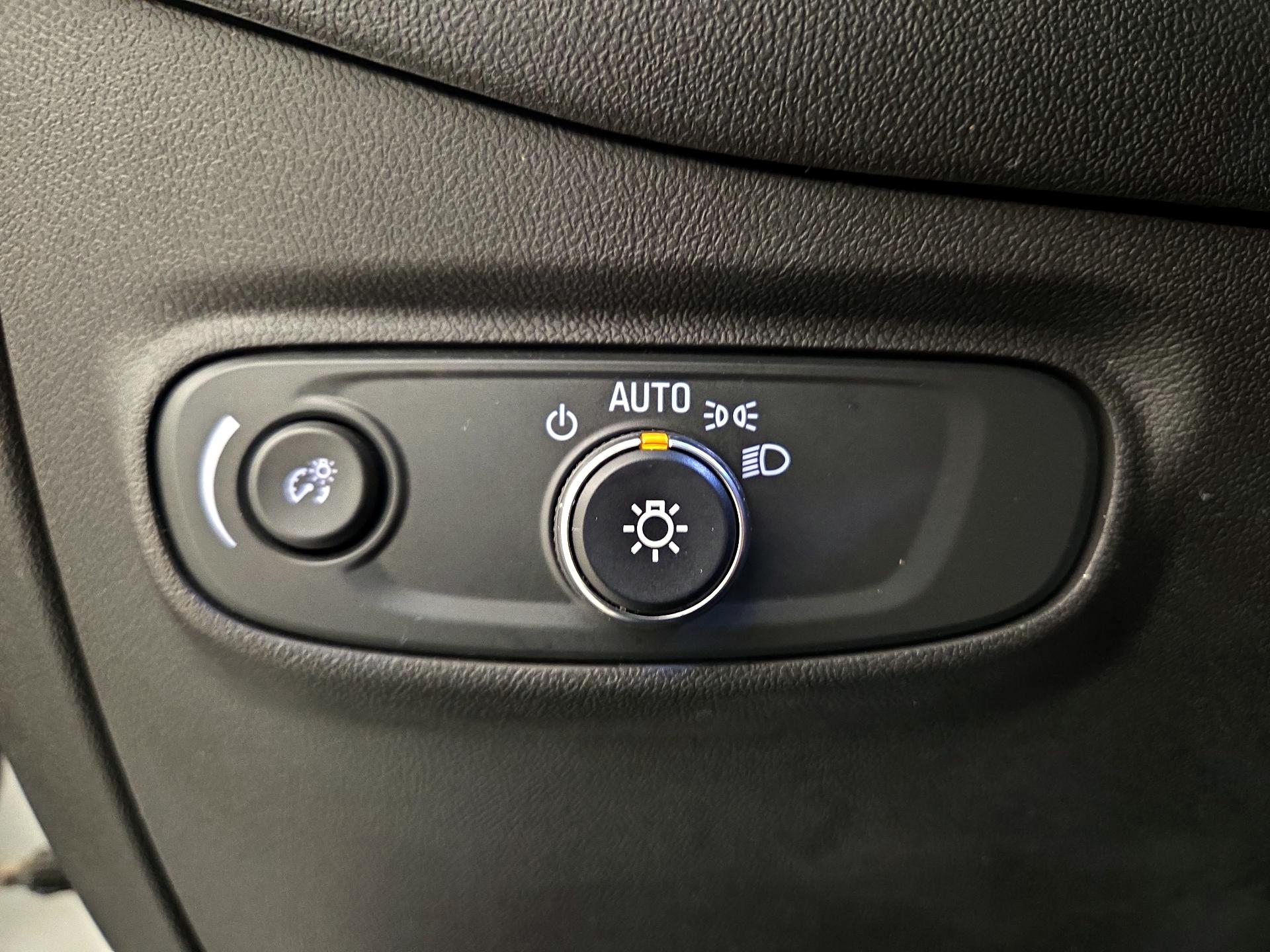 Thumbnail: 2020 Chevrolet Equinox - 13