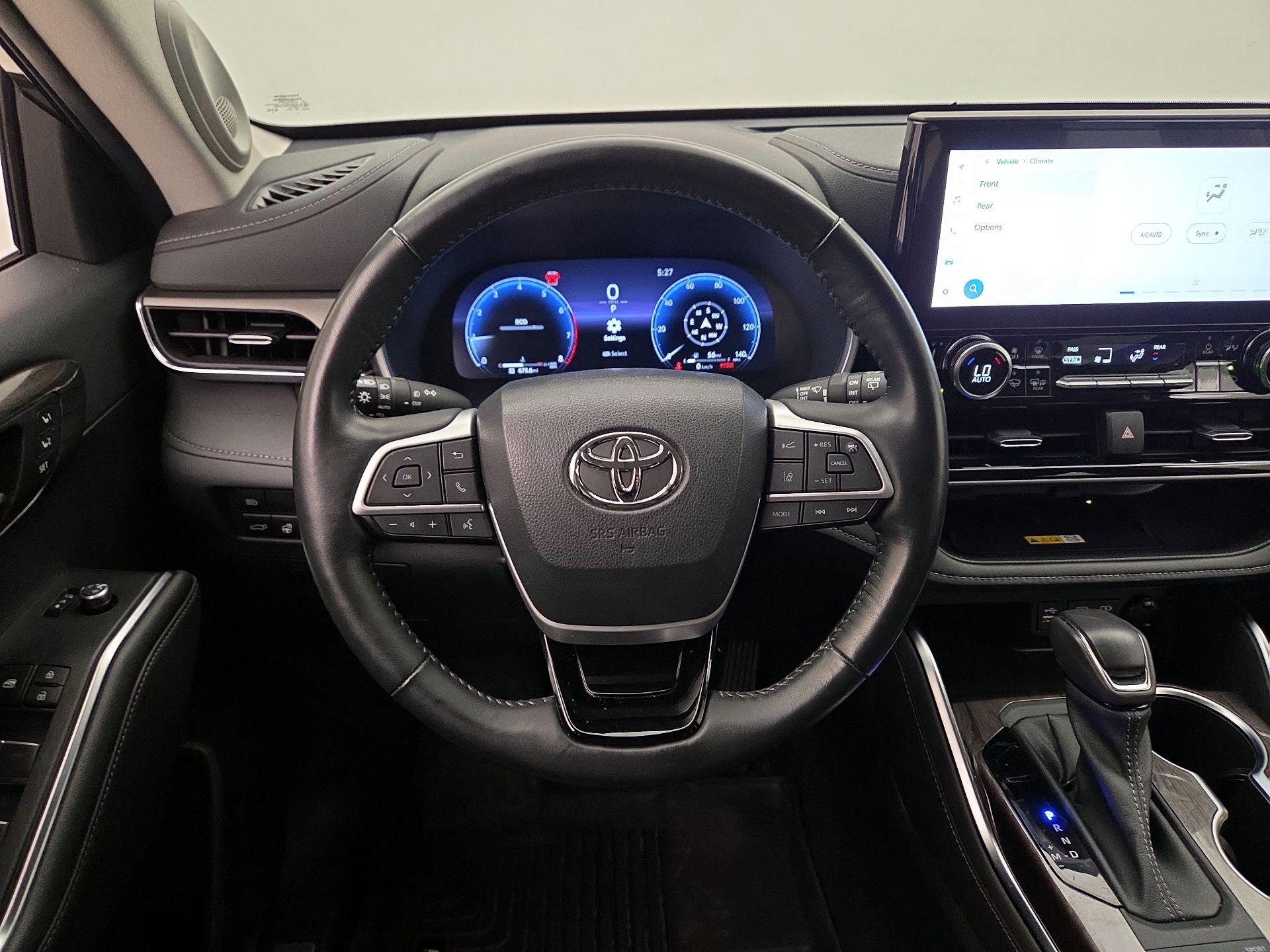 Thumbnail: 2023 Toyota Highlander - 10